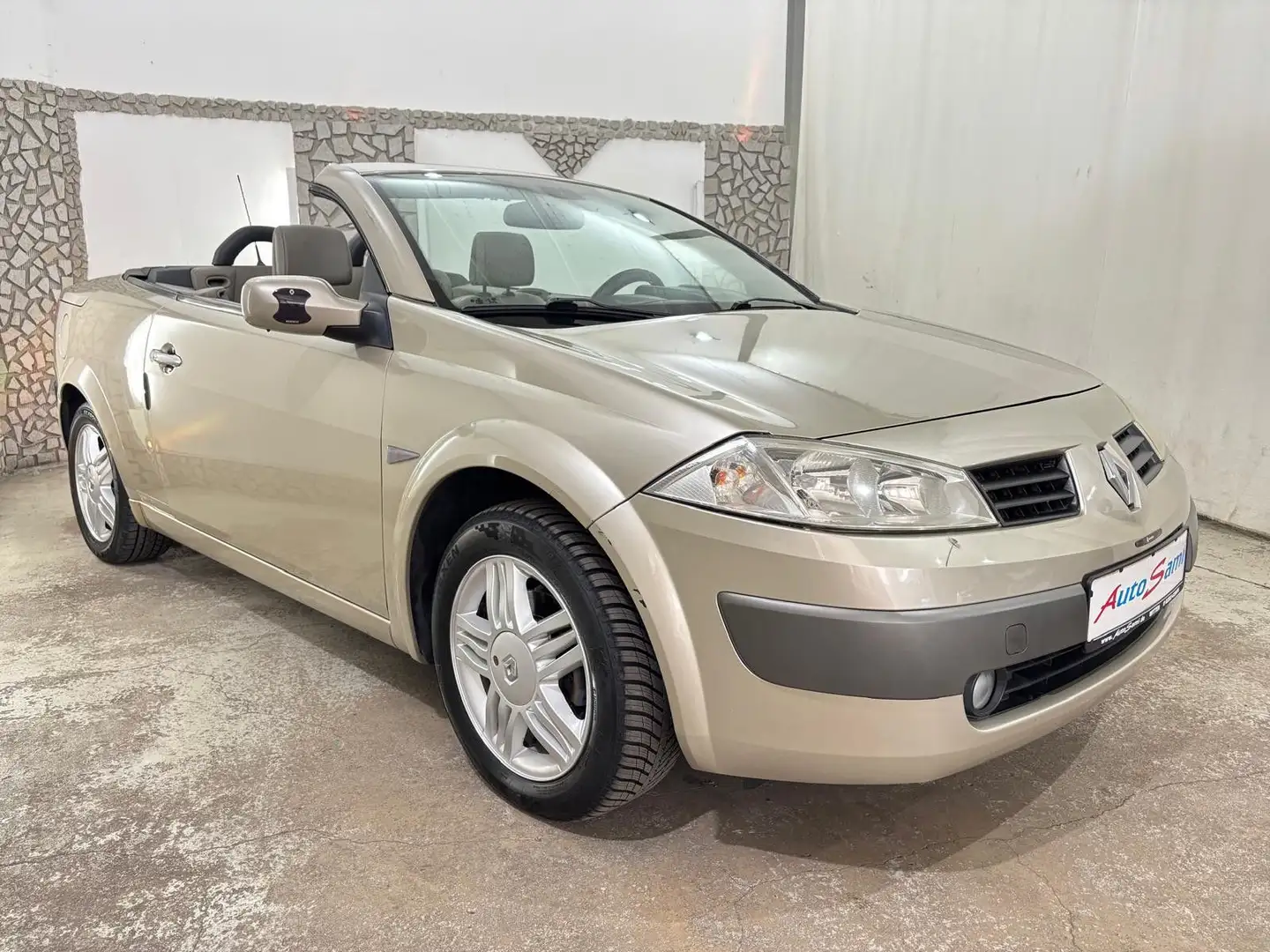 Renault Megane 2.0 16 V Cabrio LEDER PANORA KLIMA 2.HAND Or - 1