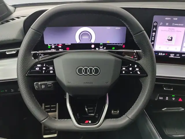 Audi Q3 view 9