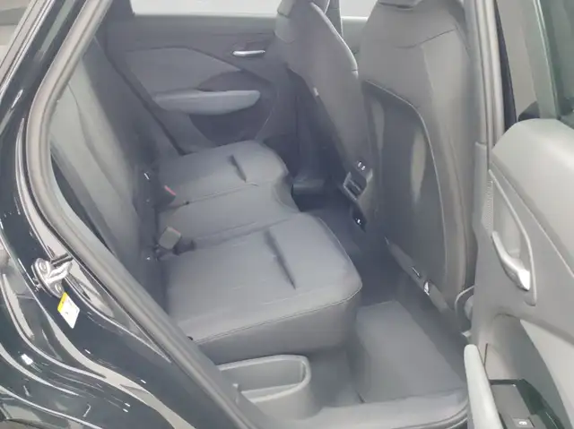 Audi Q3 view 6