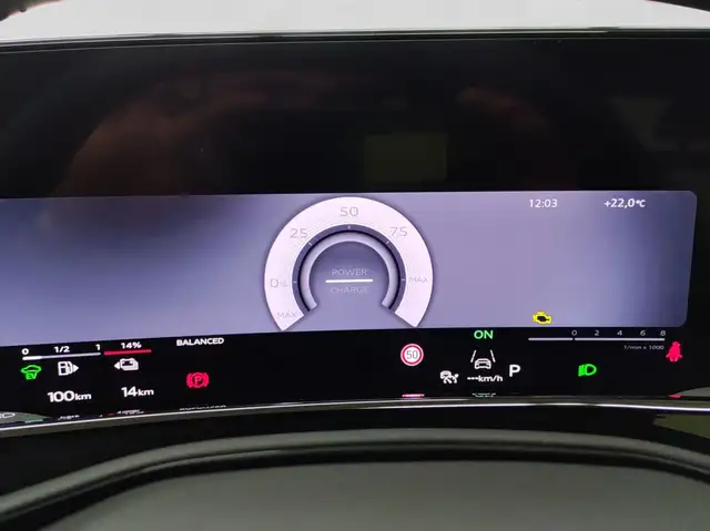 Audi Q3 view 10