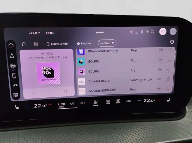 Audi Q3 view 12