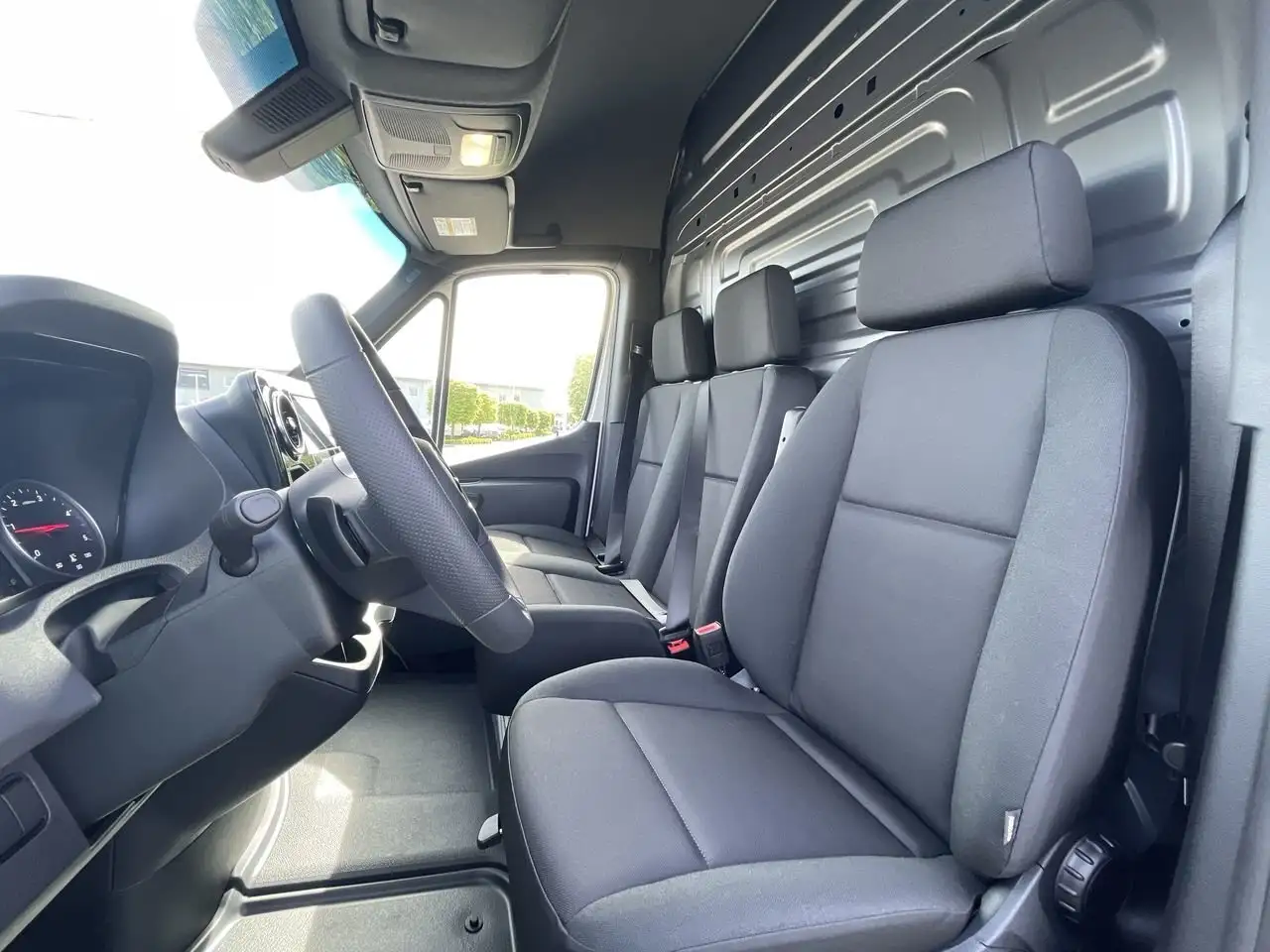 Mercedes-Benz Sprinter снимка Mercedes-Benz Sprinter