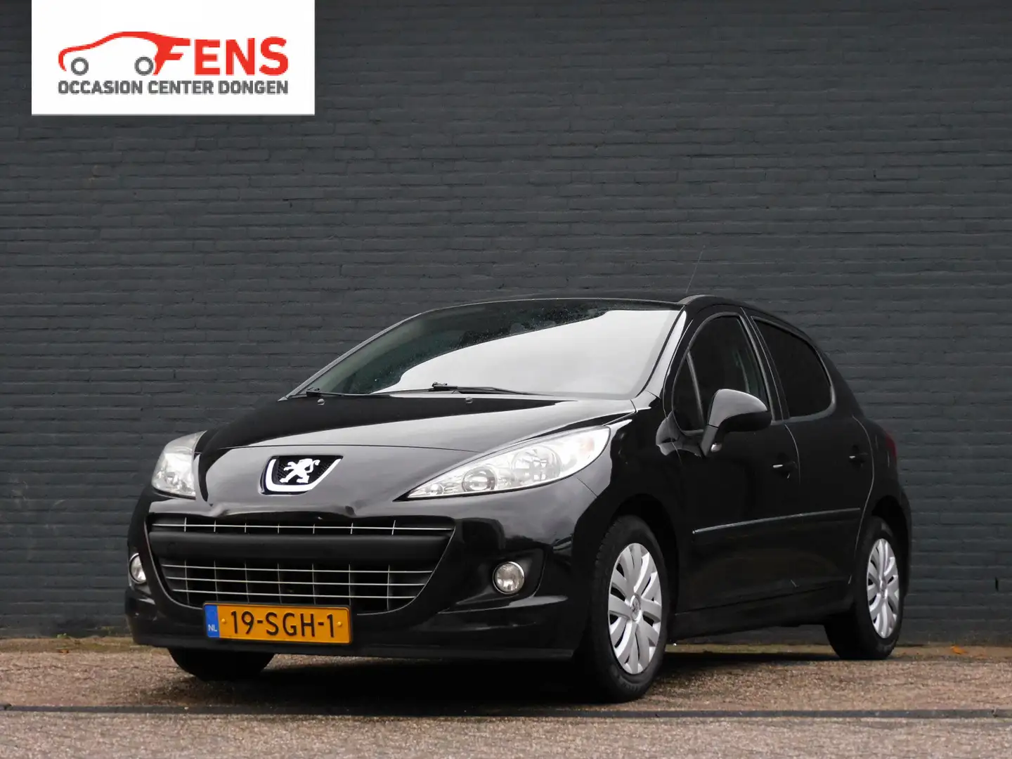 Peugeot 207 1.4 VTi Sportium 4 SEIZOENEN BANDEN! CRUISE! AIRCO Zwart - 1