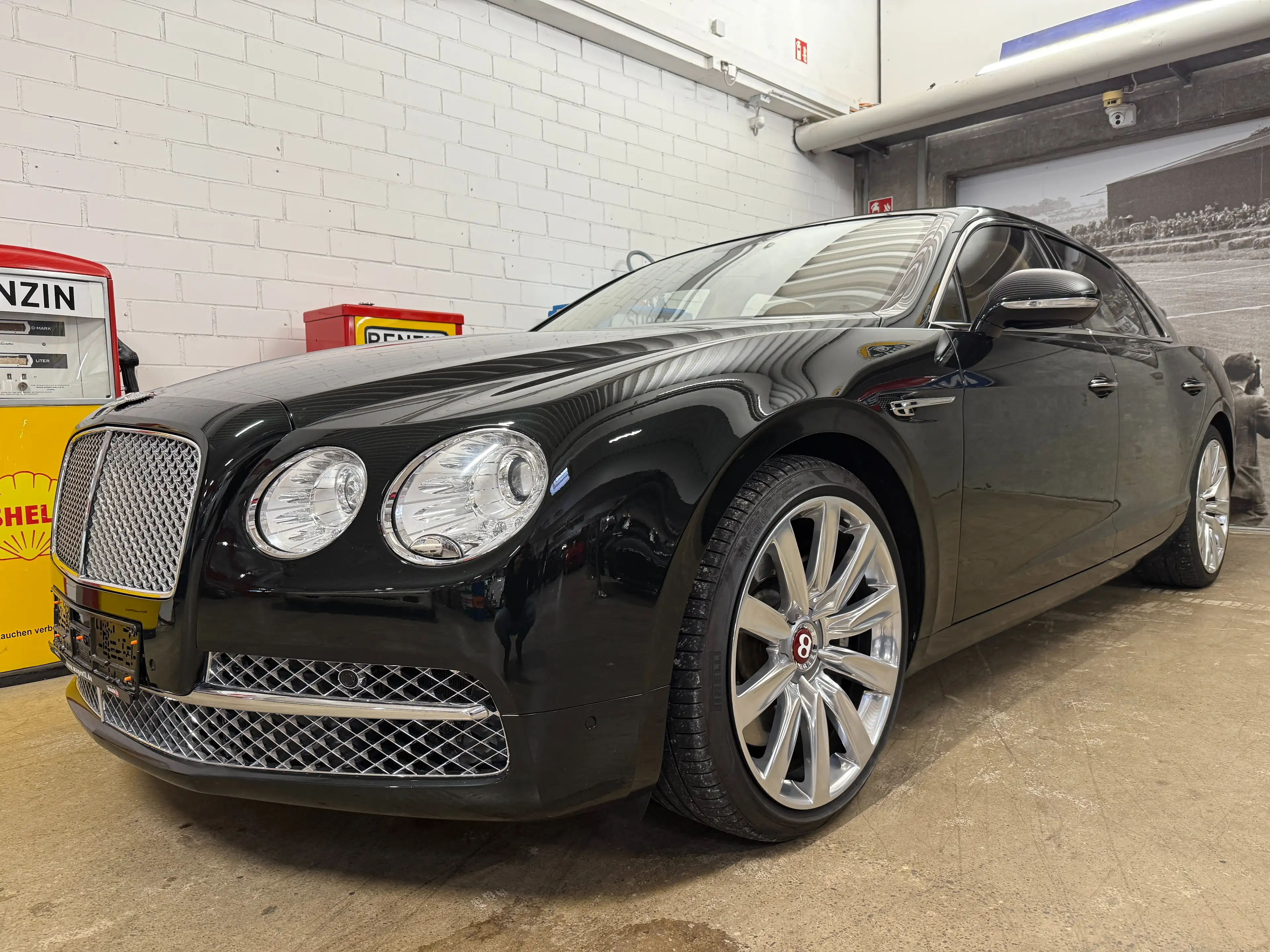 Bentley Flying Spur Flying Spur V8 Mulliner — photo 2