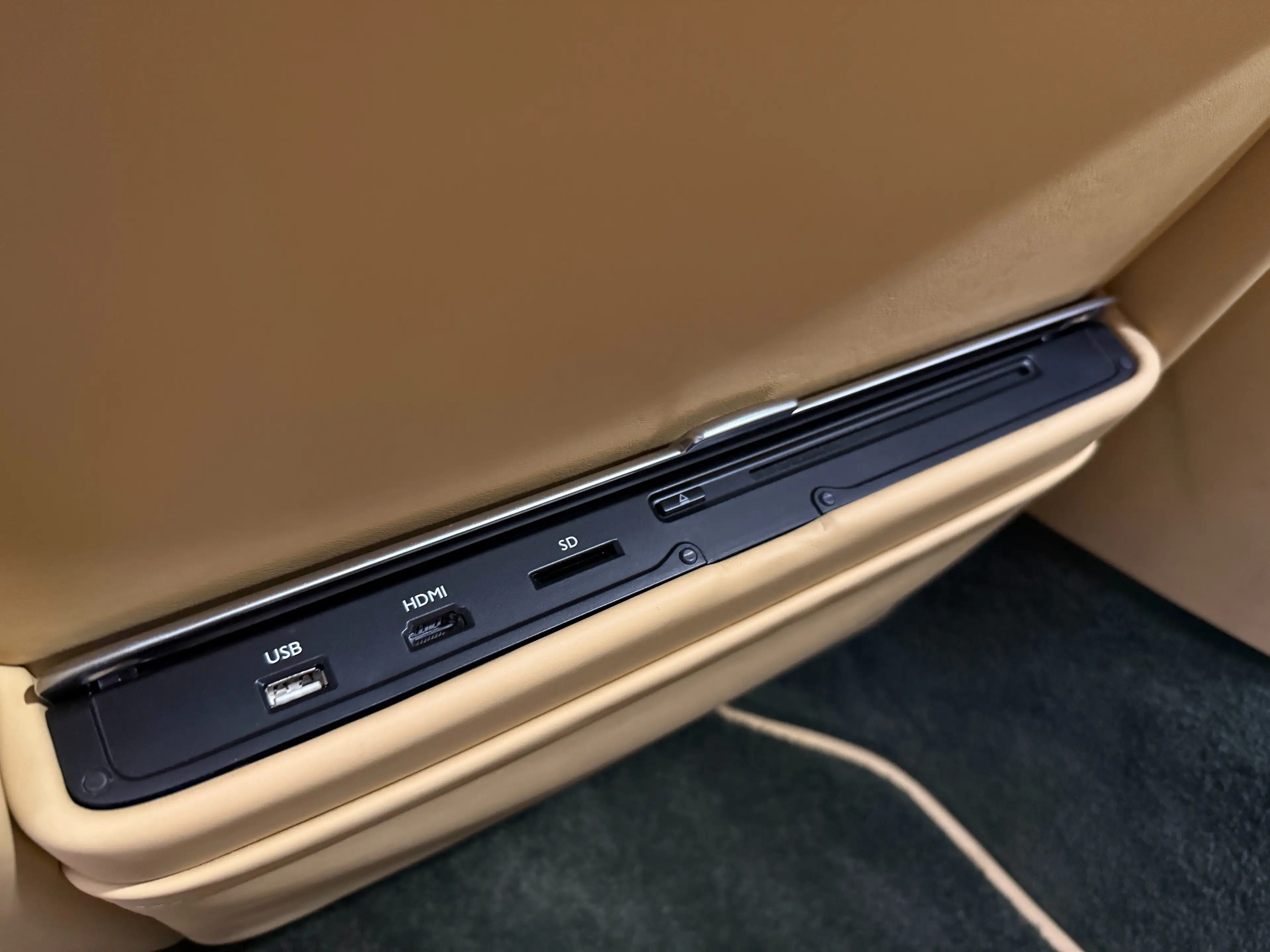 Bentley Flying Spur Flying Spur V8 Mulliner — photo 14