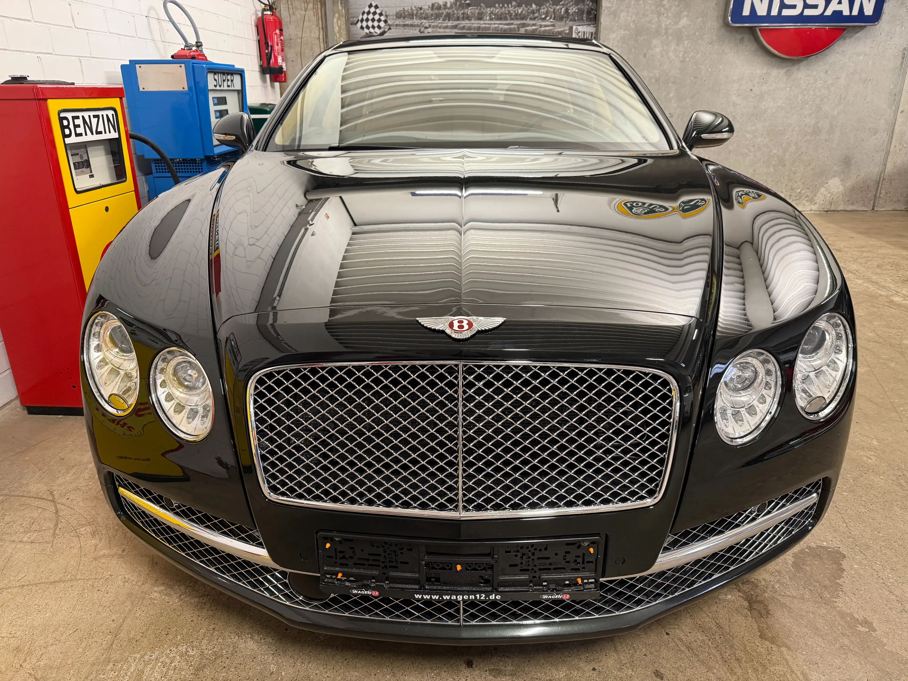 Bentley Flying Spur Flying Spur V8 Mulliner — photo 4