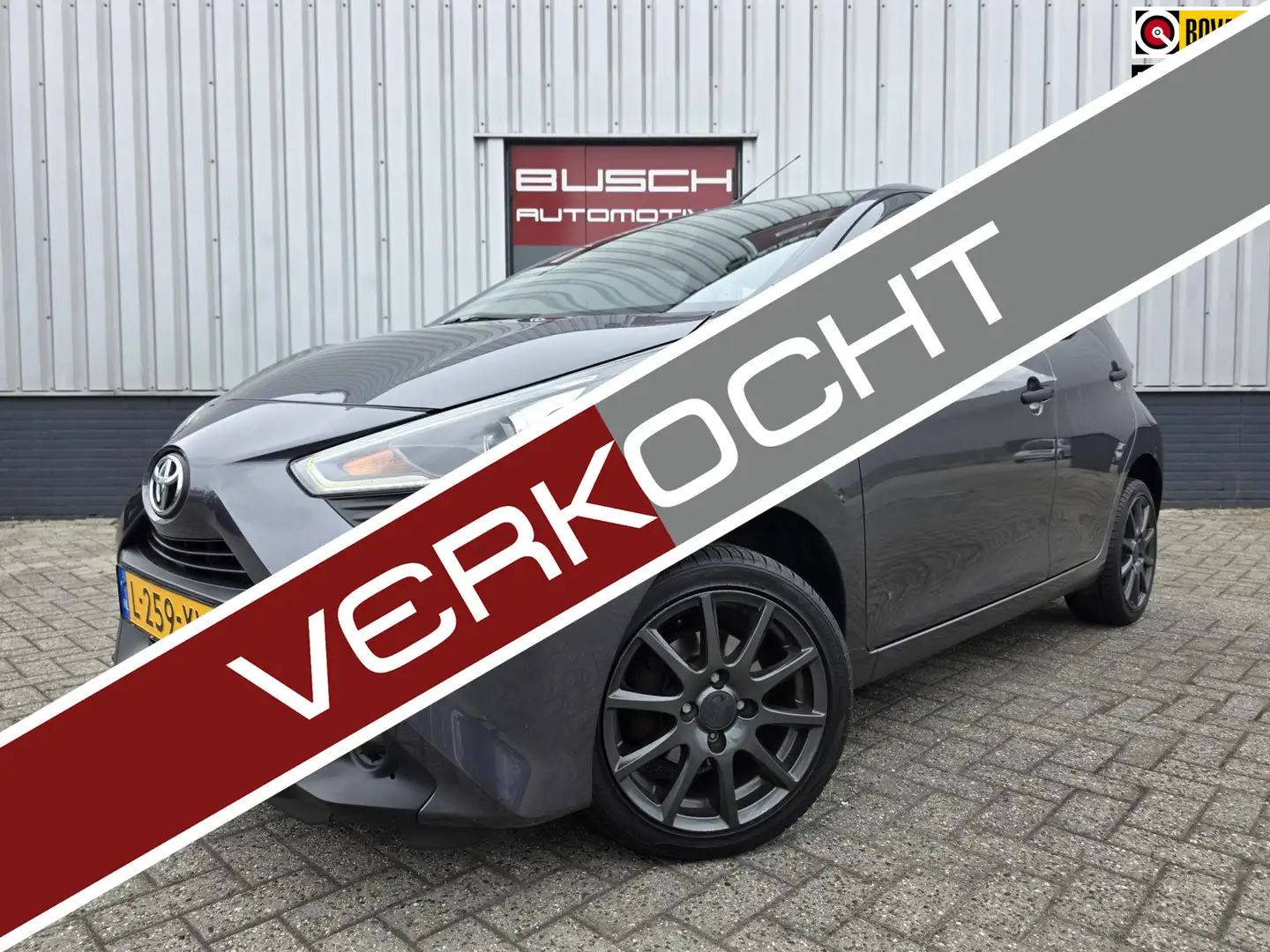 Toyota Aygo 1.0 VVT-i 5 deurs x-fun | VAN 1e EIGENAAR | Gris - 1