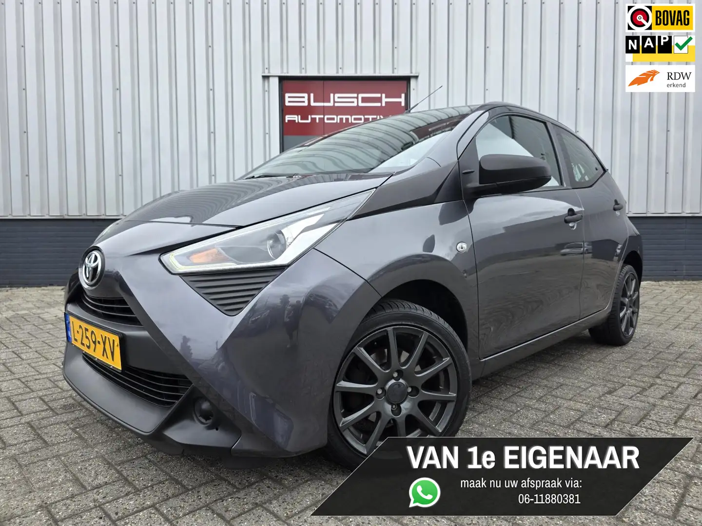 Toyota Aygo 1.0 VVT-i 5 deurs x-fun | VAN 1e EIGENAAR | Grijs - 1