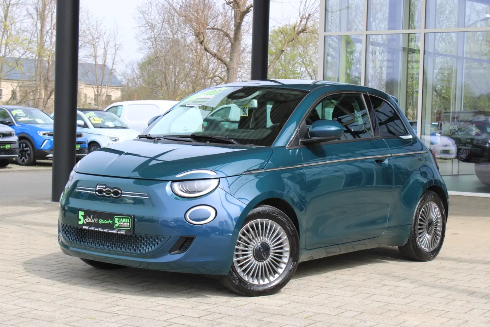 Fiat 500e 42kWh LED+SHZ+Winterp.+Fernlichtass.+Kam. Vert - 2