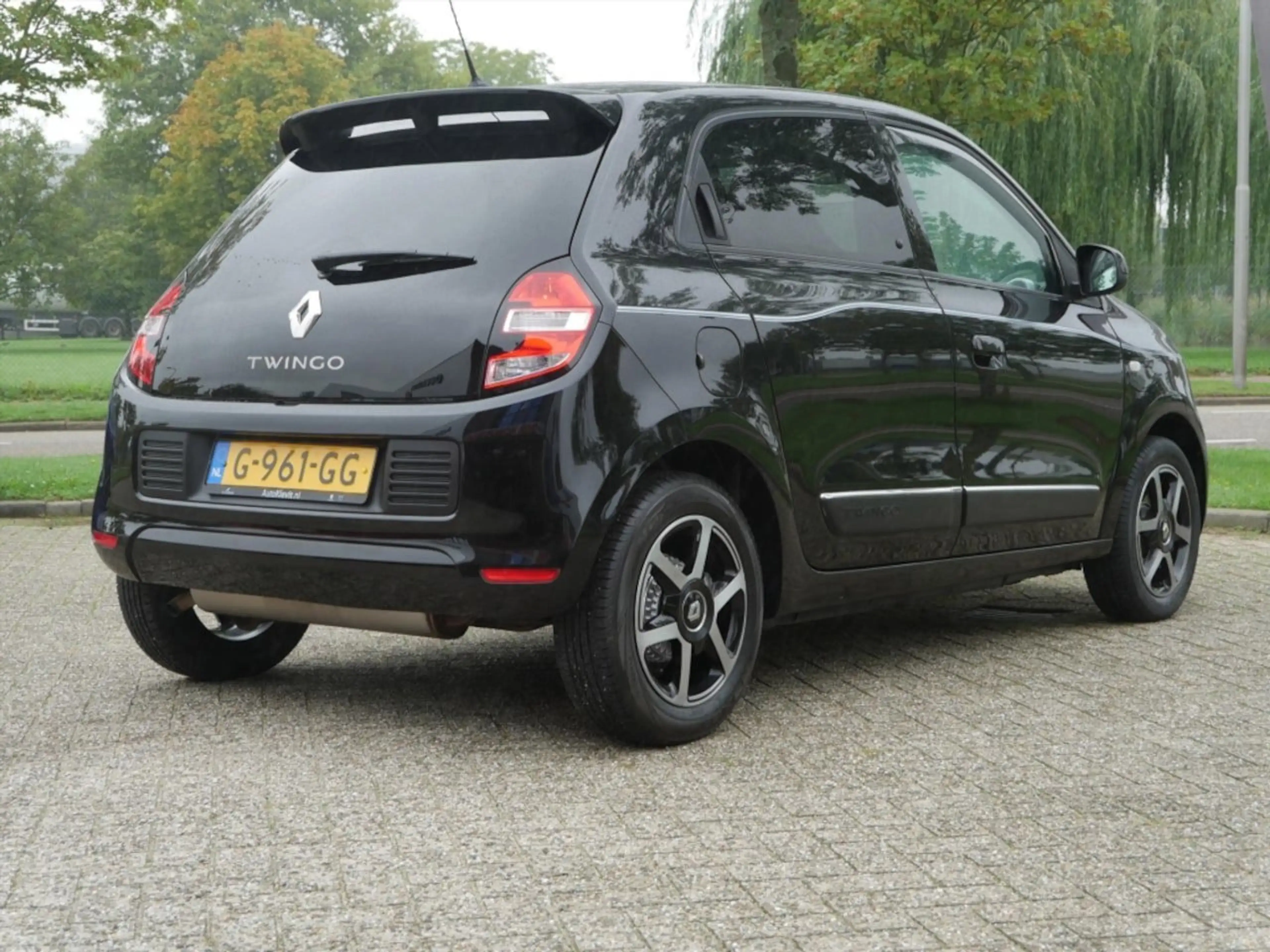 Renault Twingo 1.0 SCe Limited — photo 2