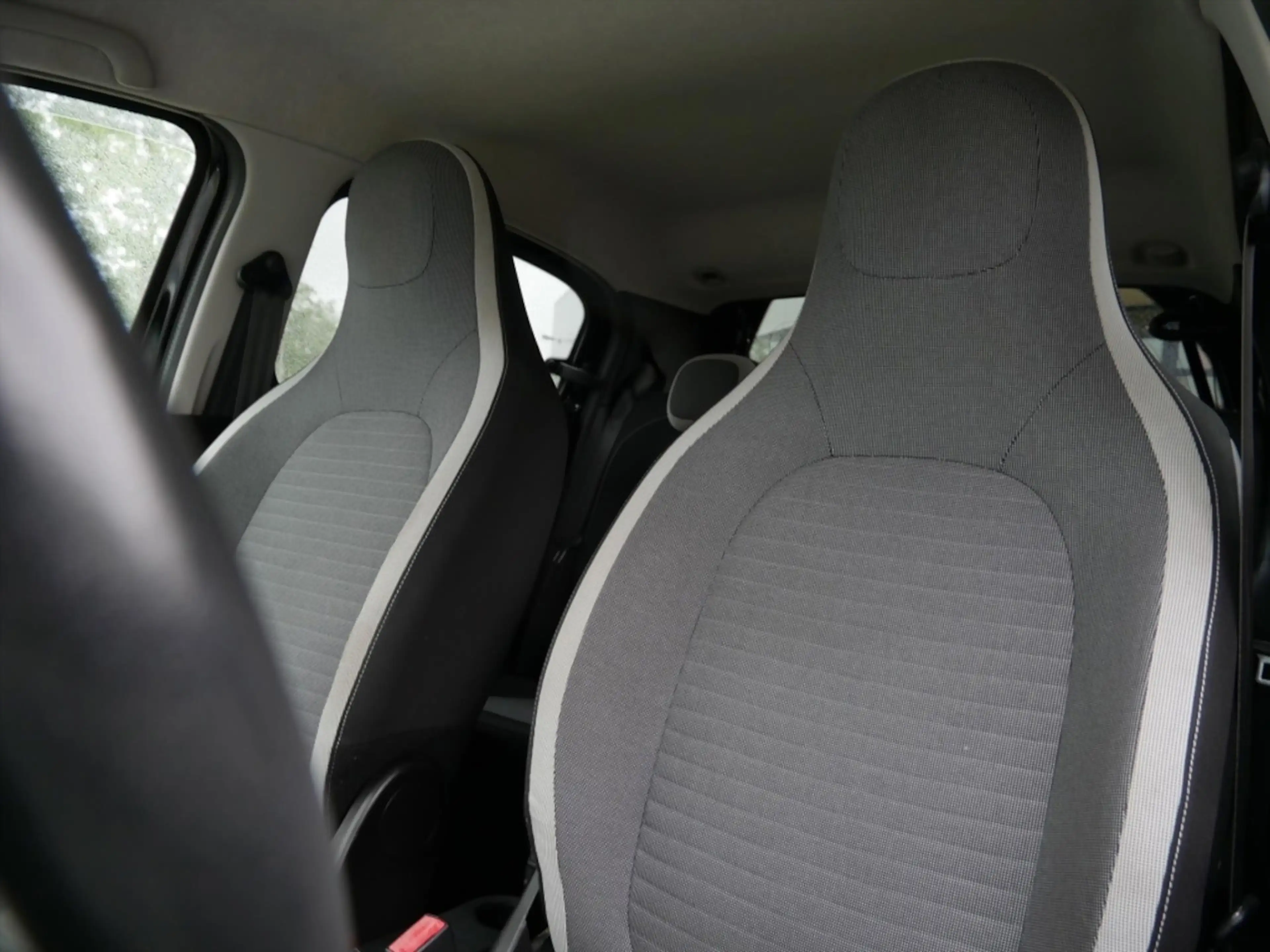 Renault Twingo 1.0 SCe Limited — photo 9