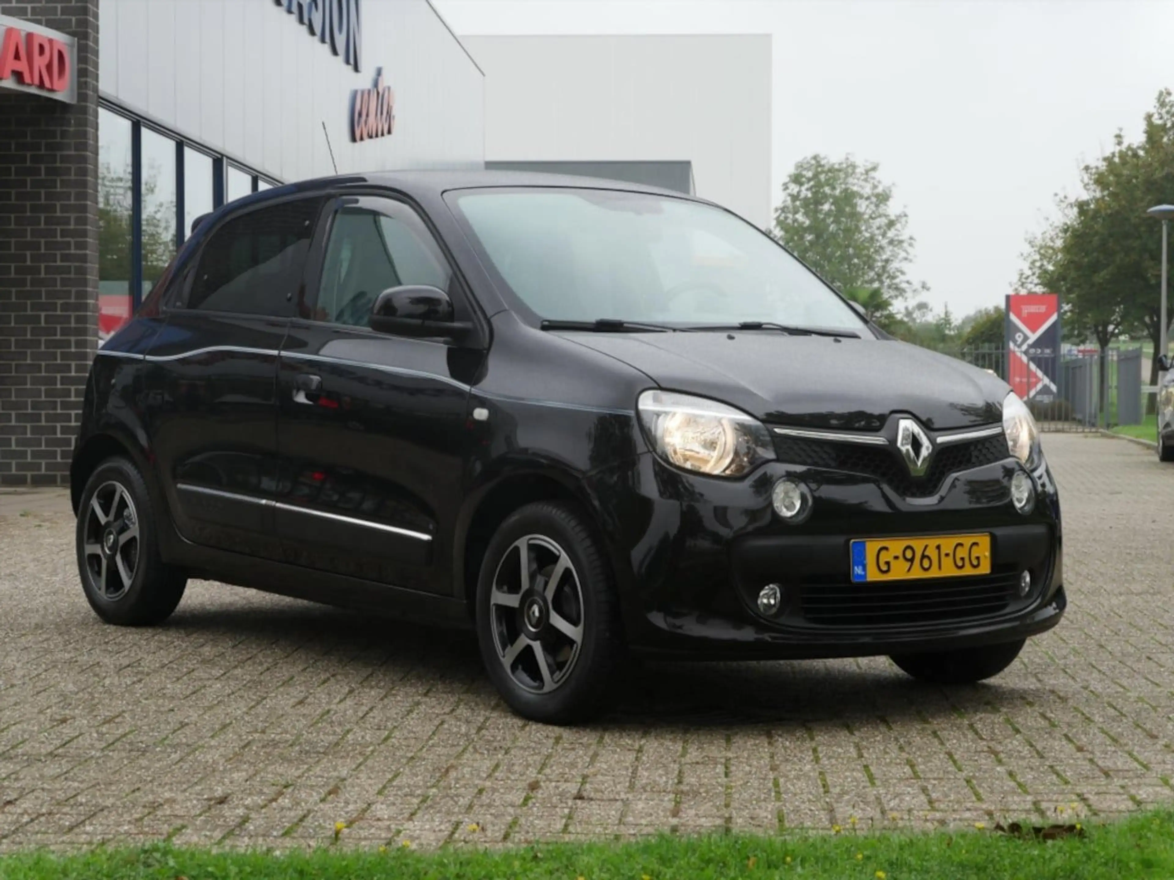 Renault Twingo 1.0 SCe Limited — photo 8