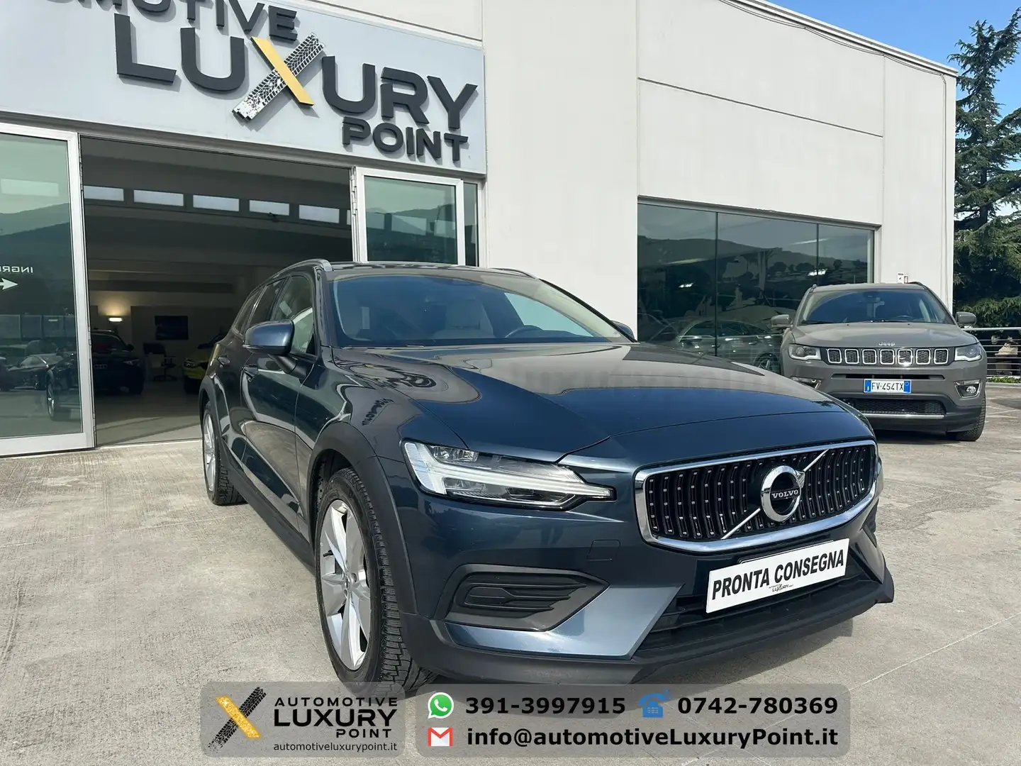 Volvo V60 Cross Country 2.0 d4 Business Plus AWD PRONTA CONSEGNA Blauw - 2