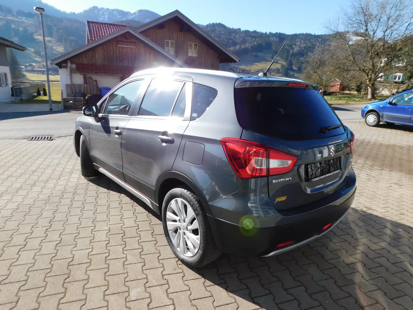 Suzuki SX4 S-Cross (SX4) S-Cross GL+Hybr 4x4 *MwSt*SHz/Navi/ACC/LED Grau - 2