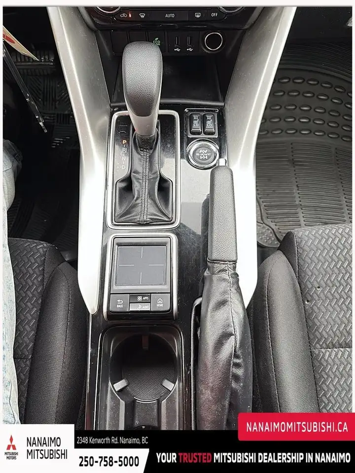 Mitsubishi Eclipse Cross снимка Mitsubishi Eclipse Cross