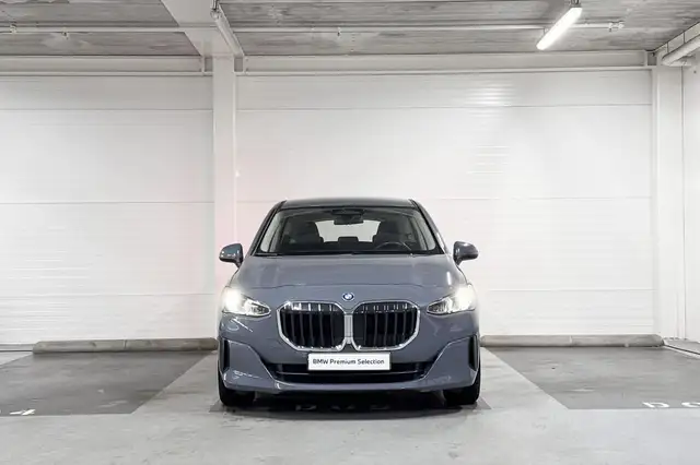 BMW 2 Series view 5
