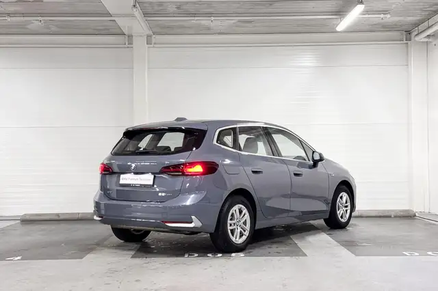BMW 2 Series view 6