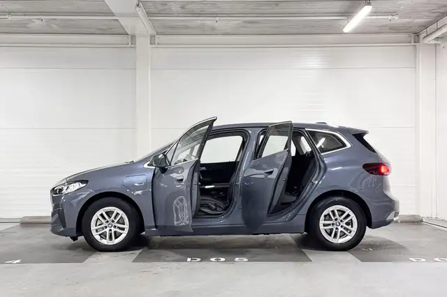 BMW 2 Series view 3