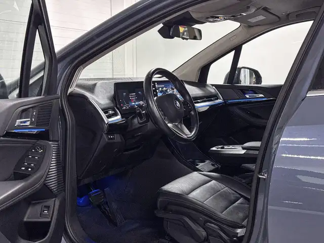 BMW 2 Series view 8