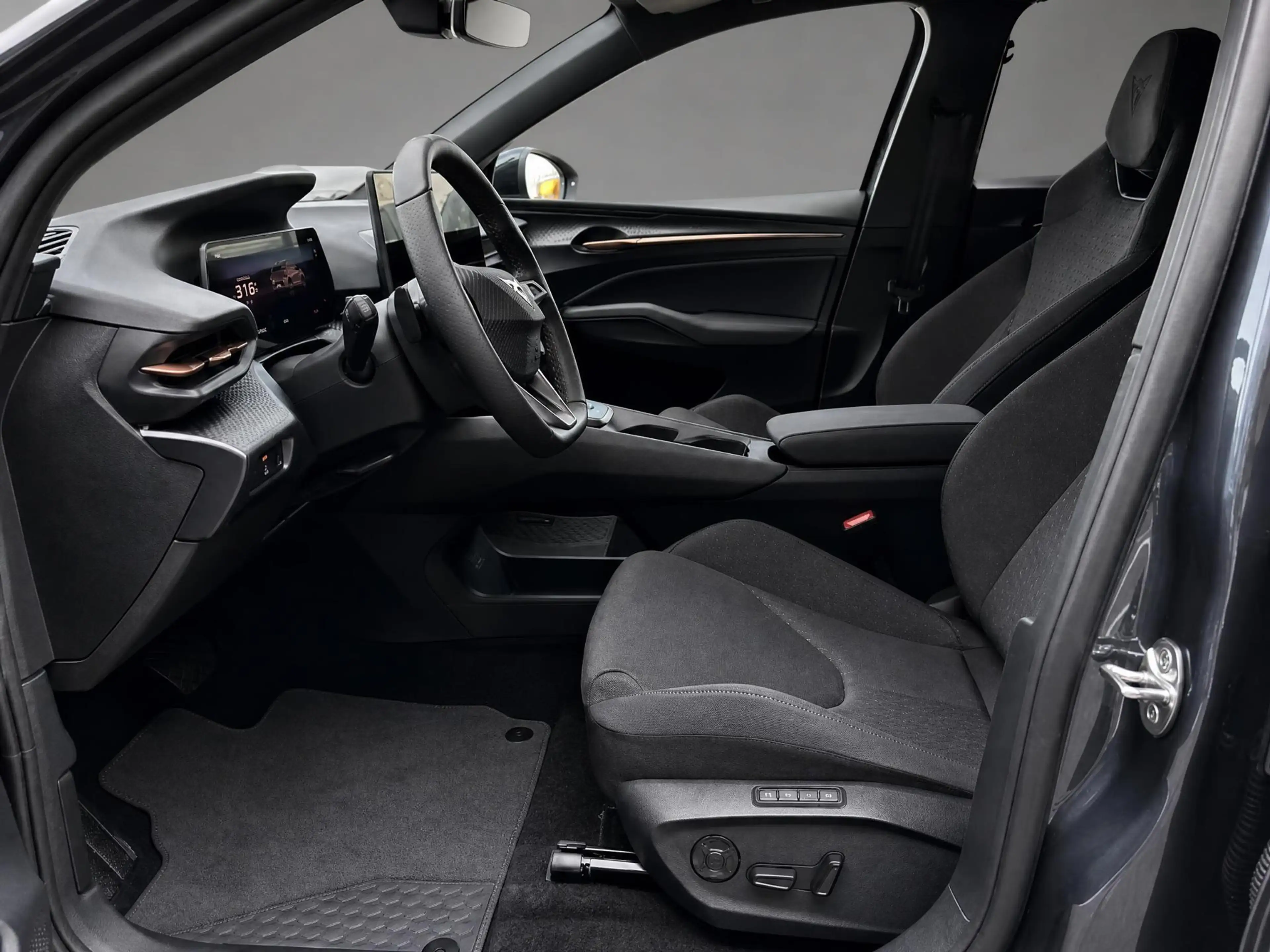 CUPRA Raval Business First Edition 56 kWh 211 PK l 18" Devier — photo 8