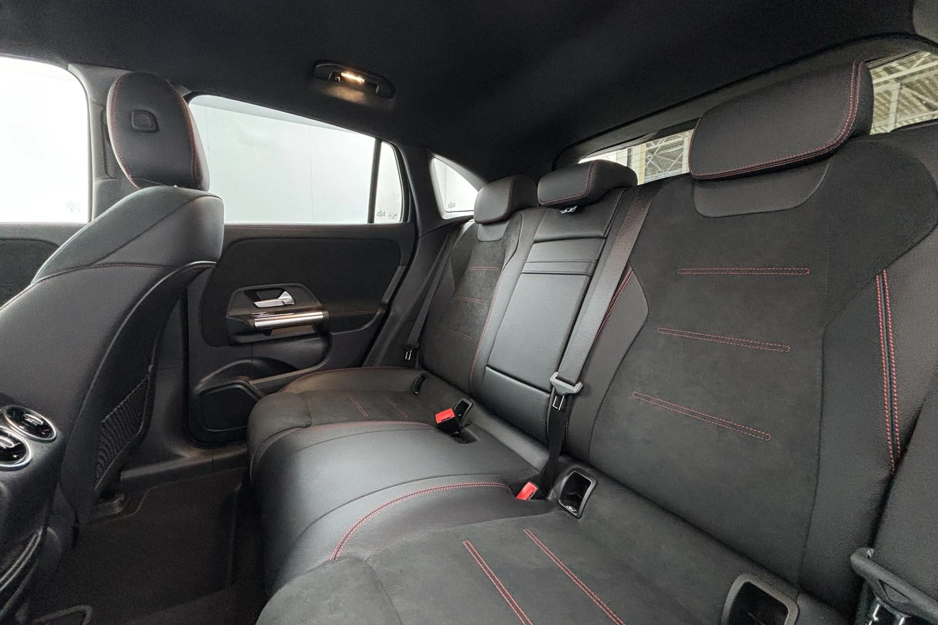 Mercedes-Benz EQA 250 Business Solution AMG 67 kWh - Stijlvol Elektrisch — photo 4