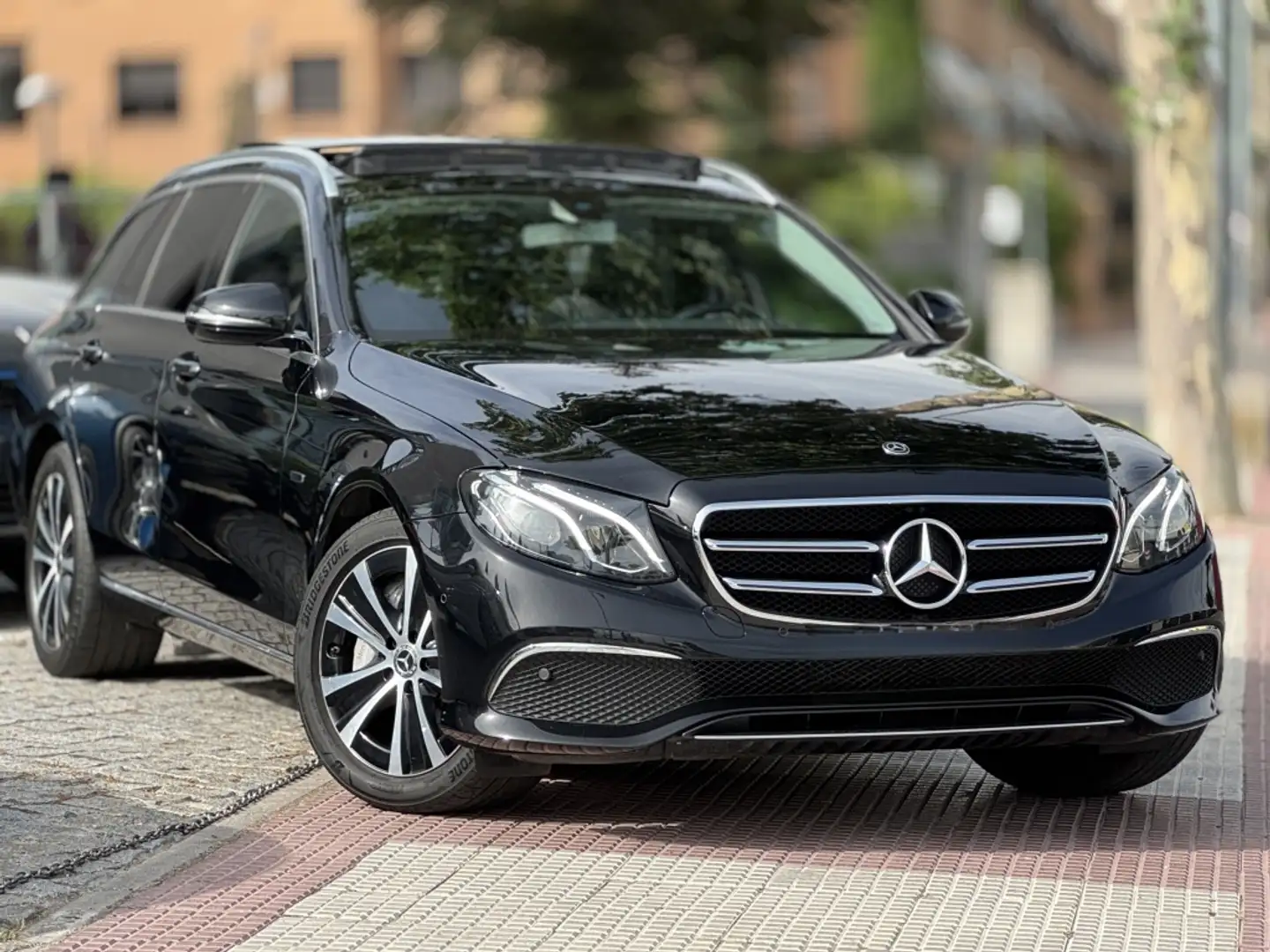 Mercedes-Benz E 300 Estate de Negro - 2