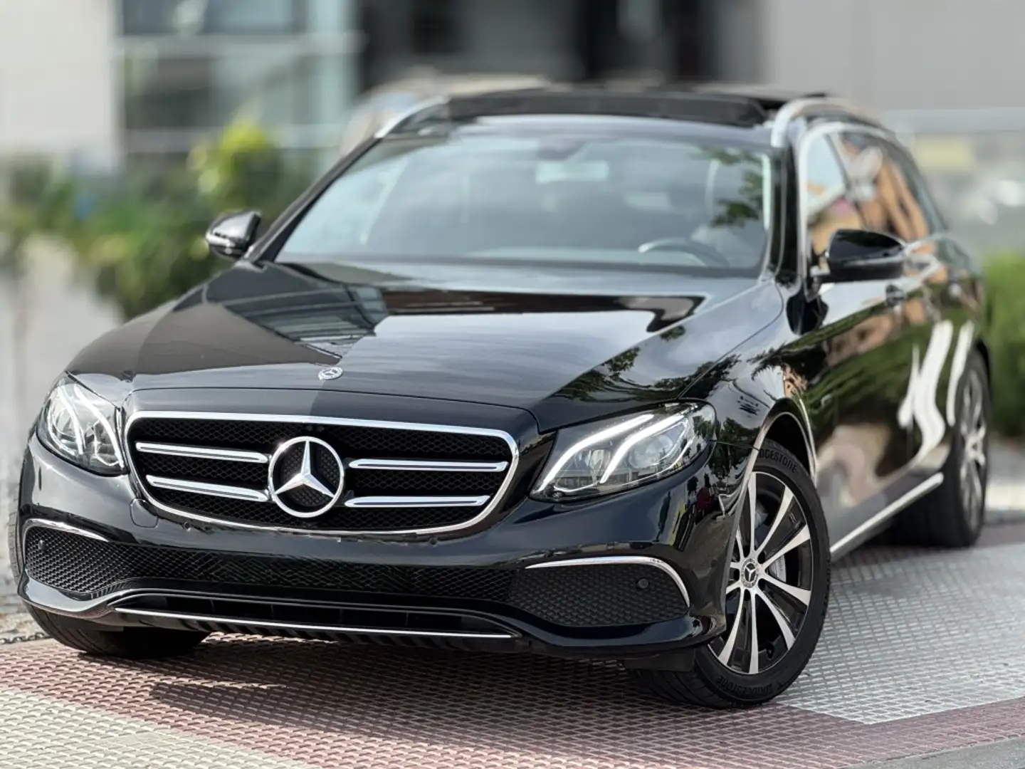 Mercedes-Benz E 300 Estate de Negro - 1