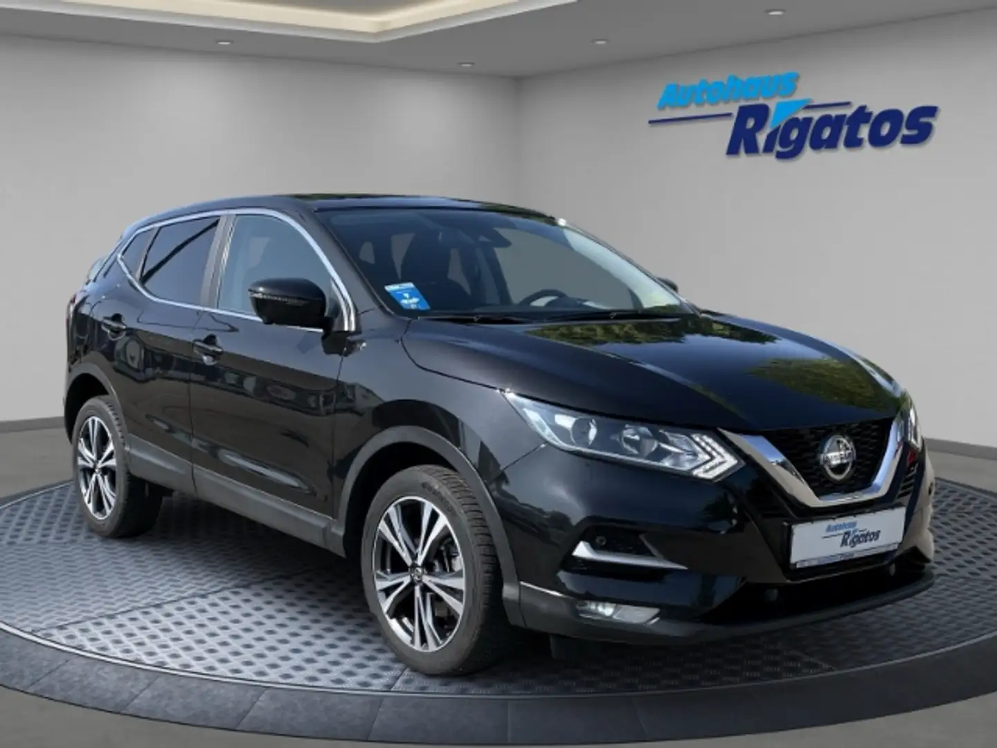 Nissan Qashqai 1.3 DIG-T, N-Connecta 4x2 Autom. Navi, Sitzheizung Schwarz - 1