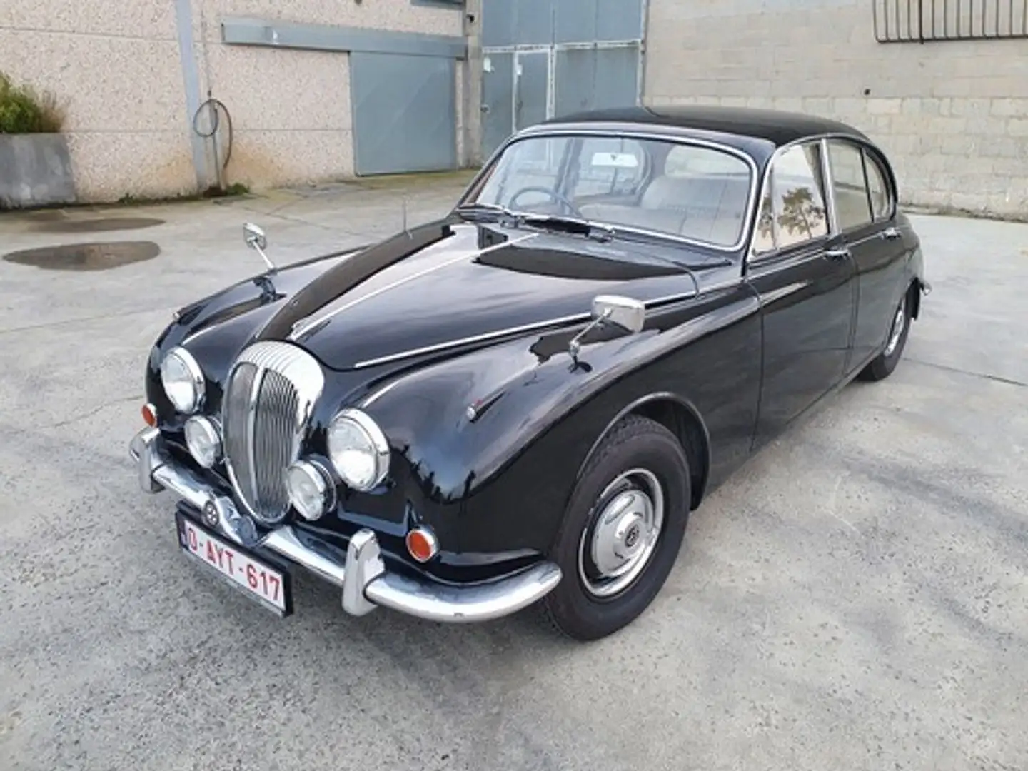 Daimler Egyéb V8 250 - 1