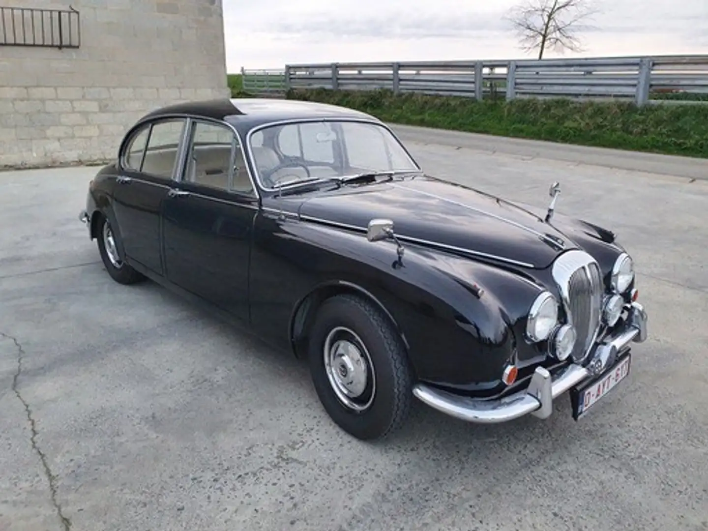 Daimler Egyéb V8 250 - 2