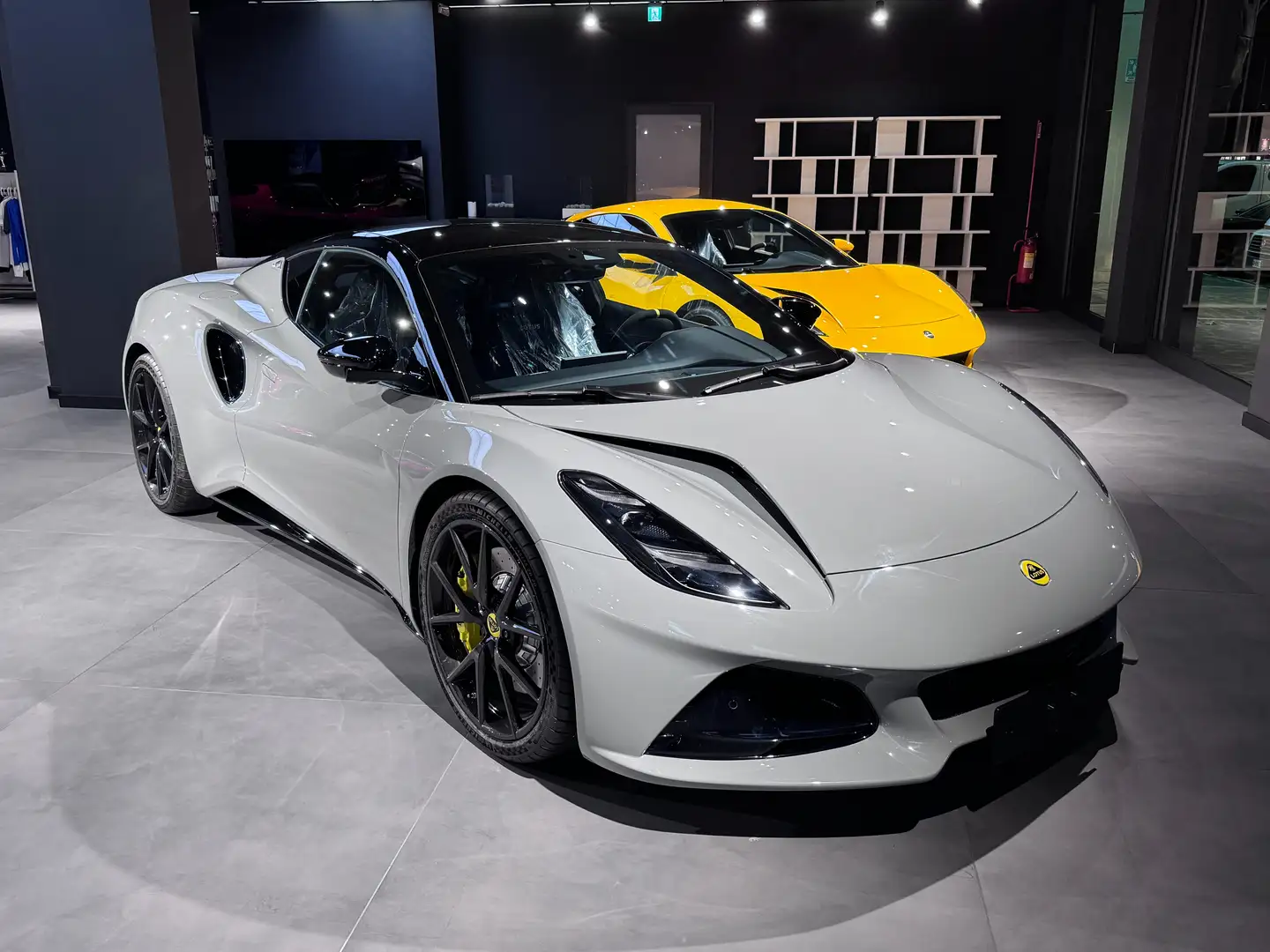 Lotus Emira Emira 2.0 turbo SE 406cv dct Grau - 1