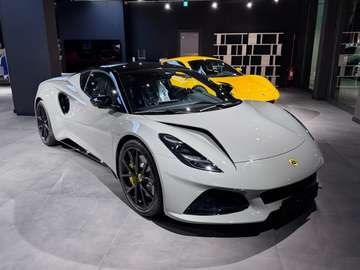 Emira 2.0 turbo SE 406cv dct