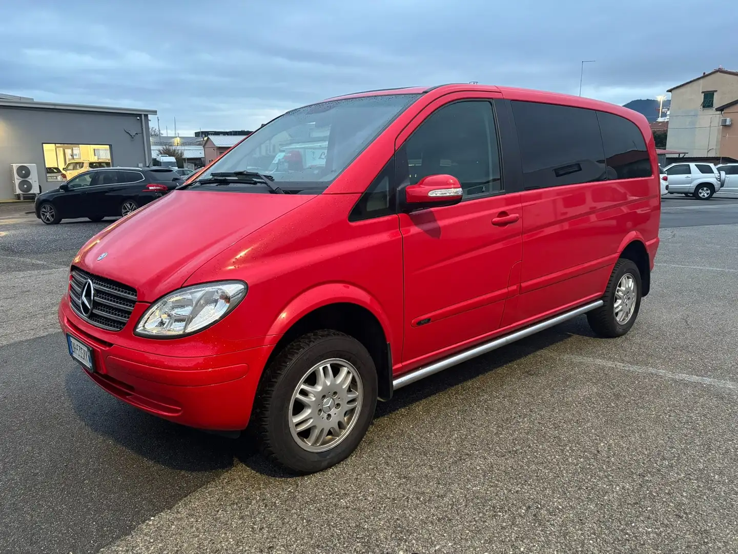 Mercedes-Benz Viano 2.2 cdi Ambiente 4matic Roşu - 1