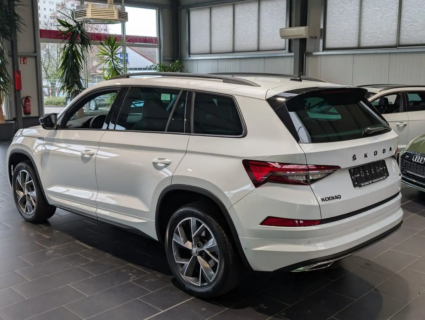 Skoda Kodiaq 2.0 TDI 4x4 DSG Sportline 8-fach Alb - 2