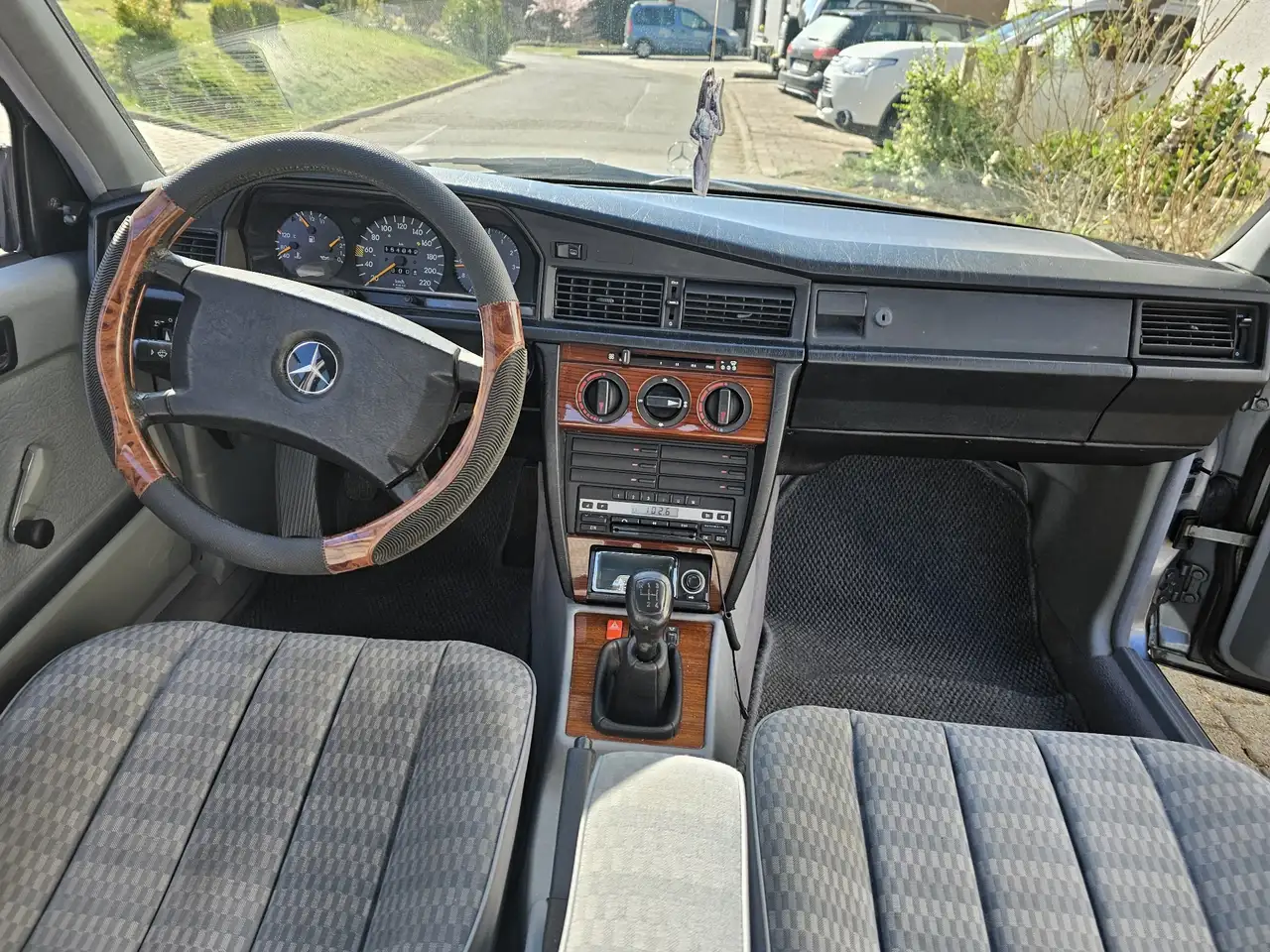 Mercedes-Benz 190, foto 6