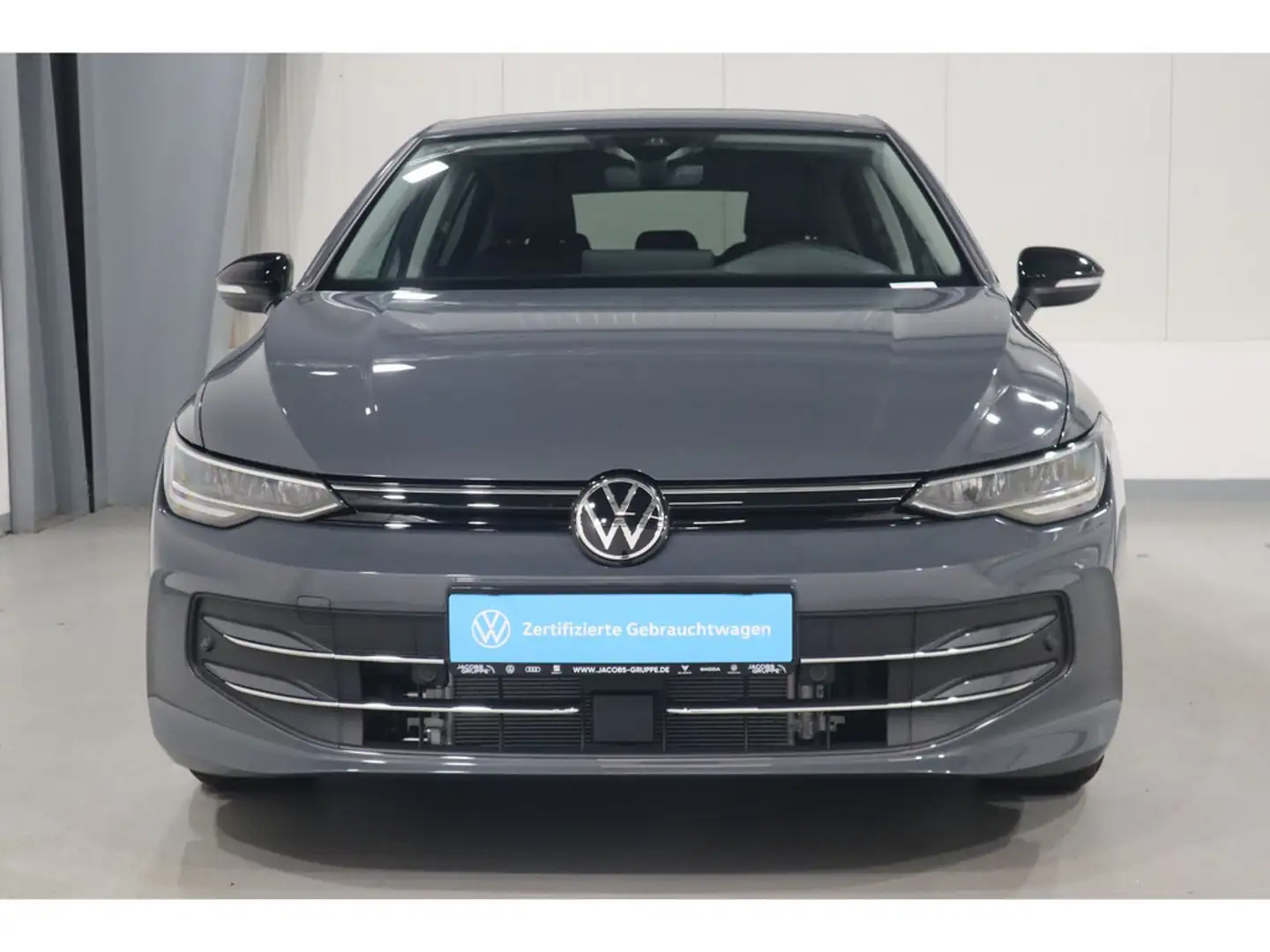 Volkswagen Golf VIII 1.5 eTSI Navi*AHK*SHZ*LED Goal Gris - 2