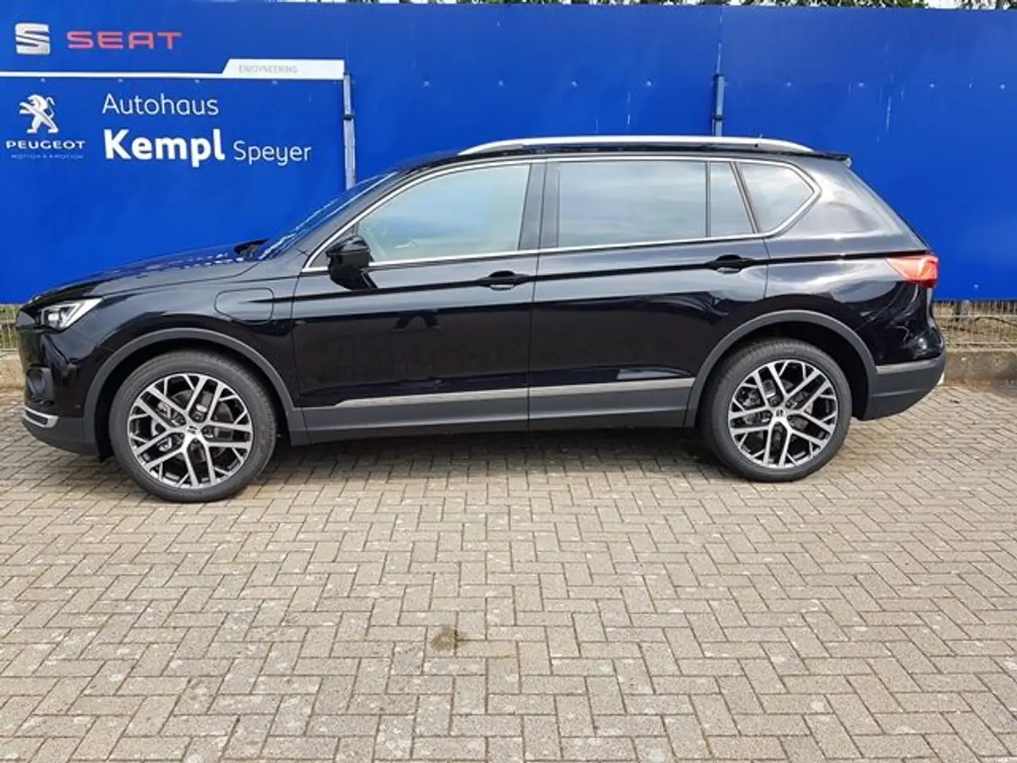 SEAT Tarraco 1.4 e-Hybrid DSG Xperience Schwarz - 2