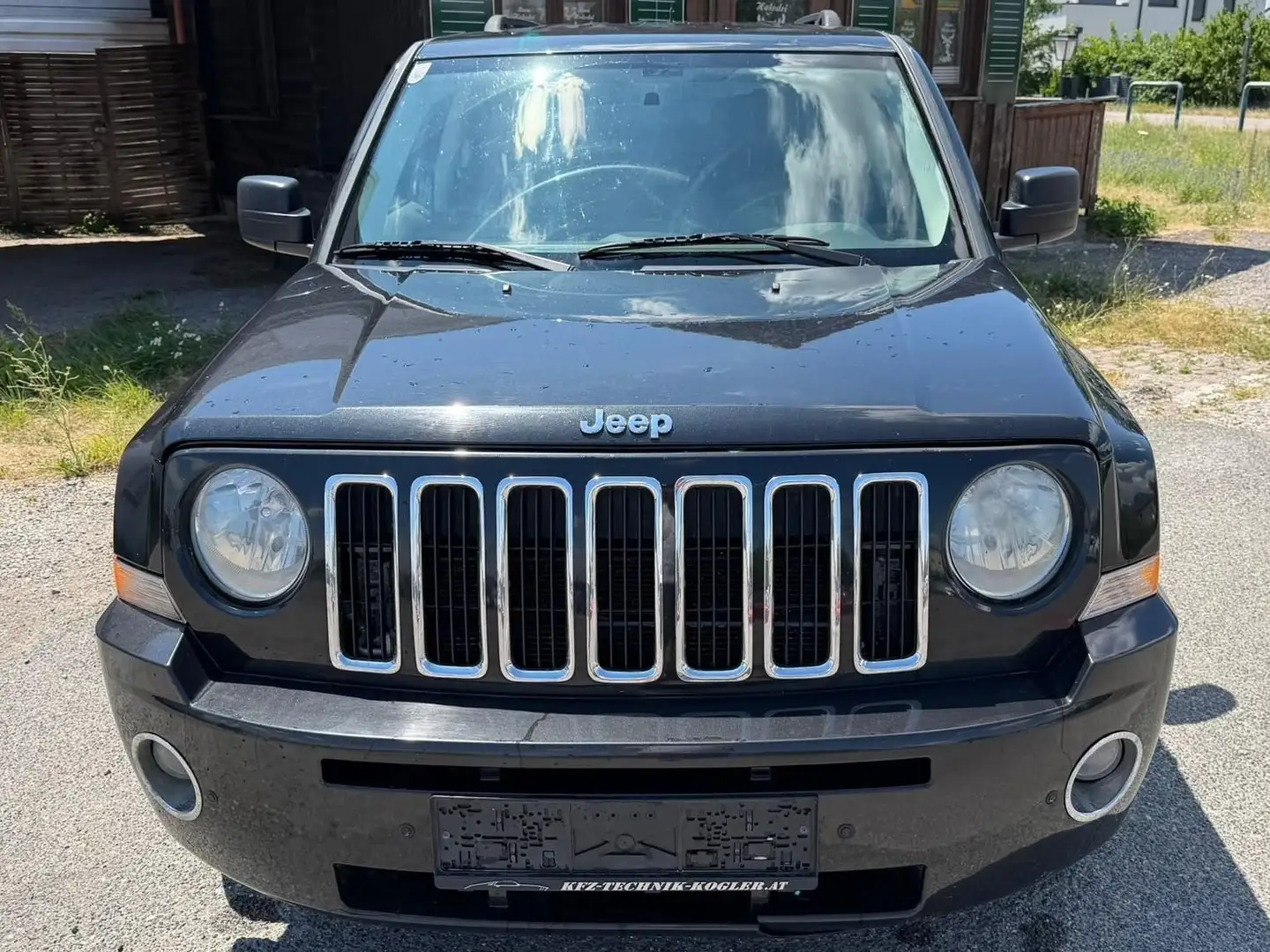 Jeep Patriot 2,0 CRD Sport *Pickerl NEU* Schwarz - 2