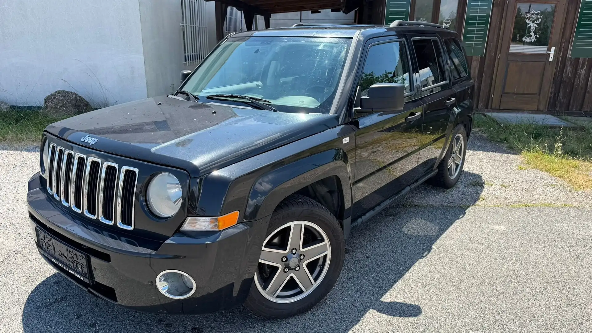 Jeep Patriot 2,0 CRD Sport *Pickerl NEU* Schwarz - 1
