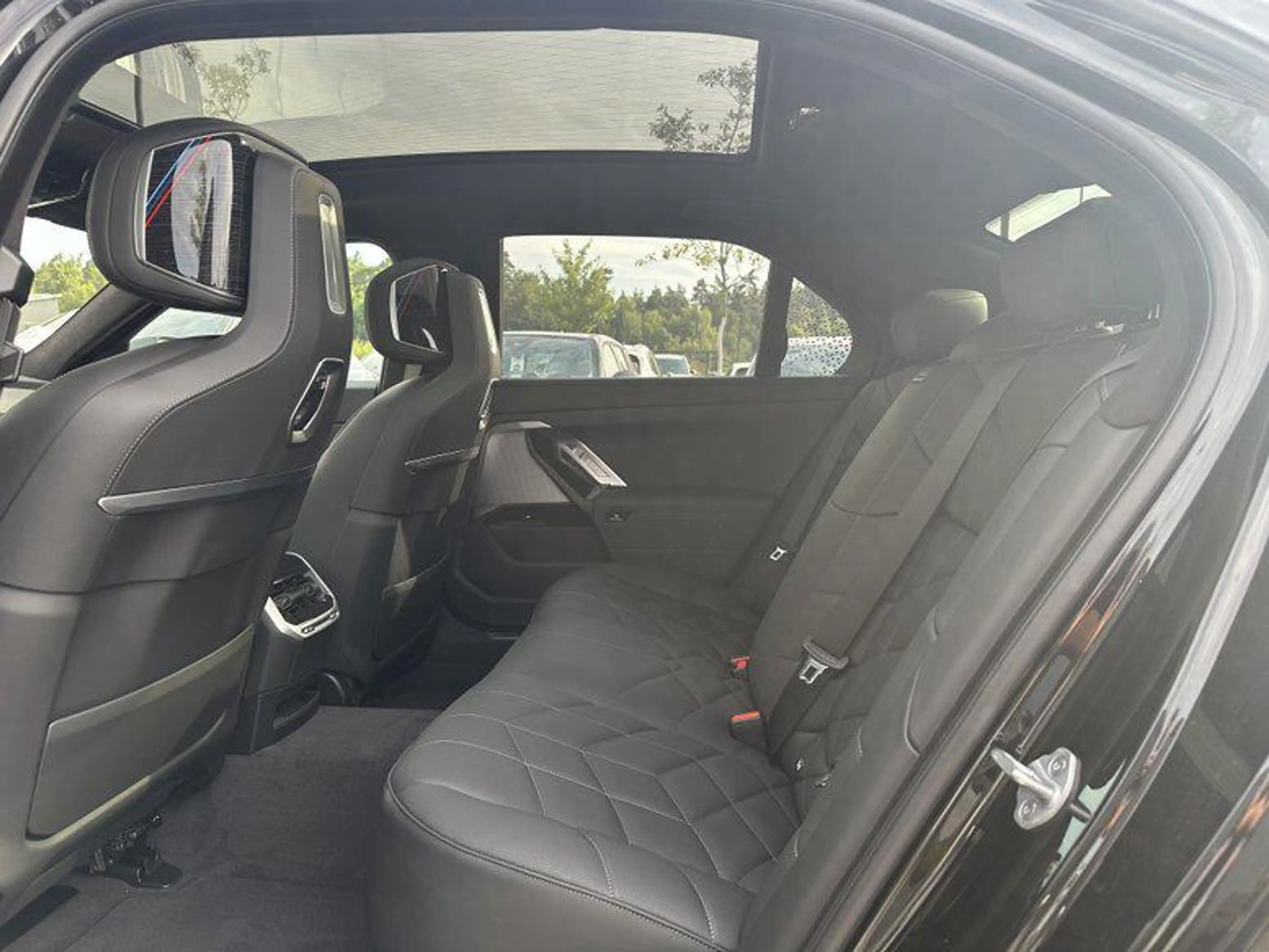 BMW 740 740d M Sportpaket Pro 3.0 8-Gang Steptronic xDr... — photo 9