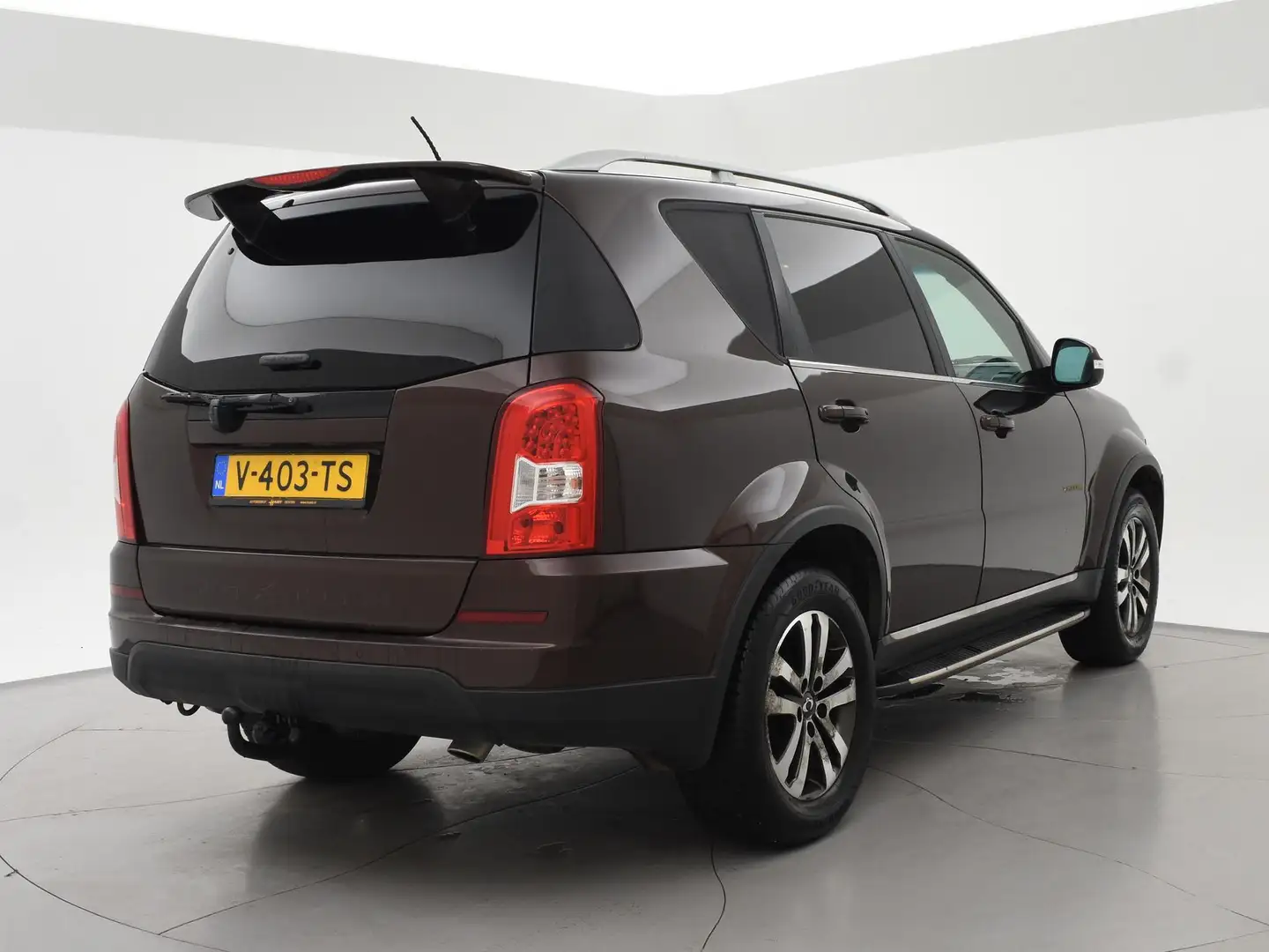 SsangYong Rexton RX 200 e-XDI 155 PK 4WD AUT. + TREKHAAK | LEDER | smeđa - 2