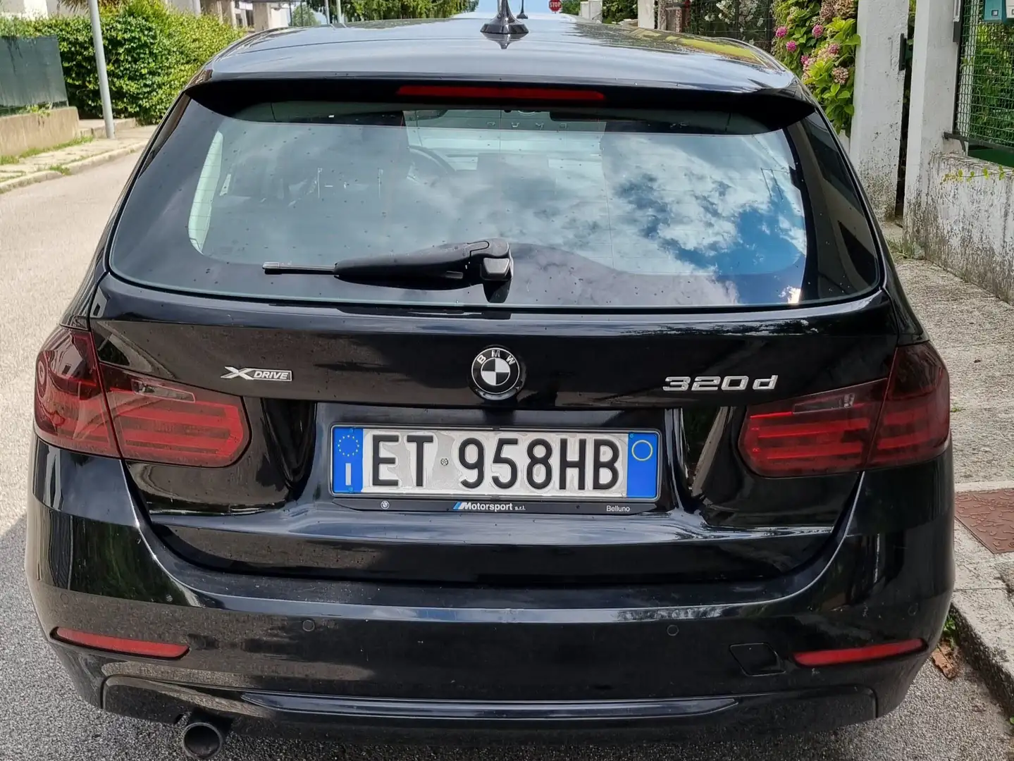 BMW 320 320d Touring xdrive Sport - 1