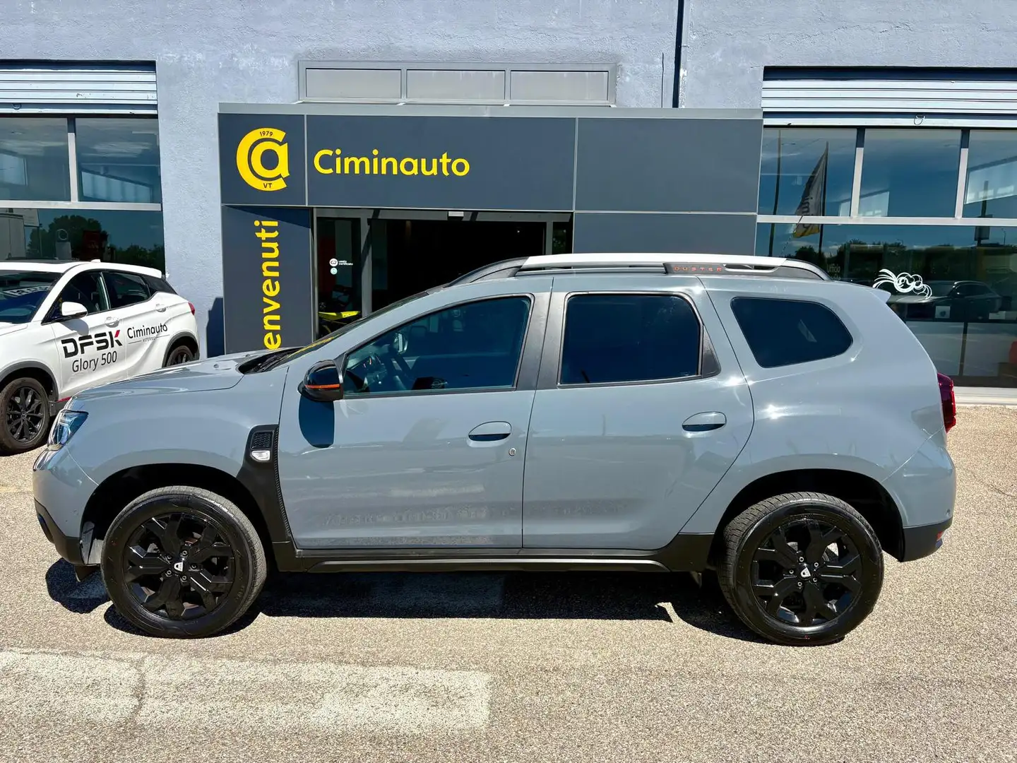 Dacia Duster Duster II 2021 1.0 tce SL Extreme Gpl 4x2 100cv Gris - 1