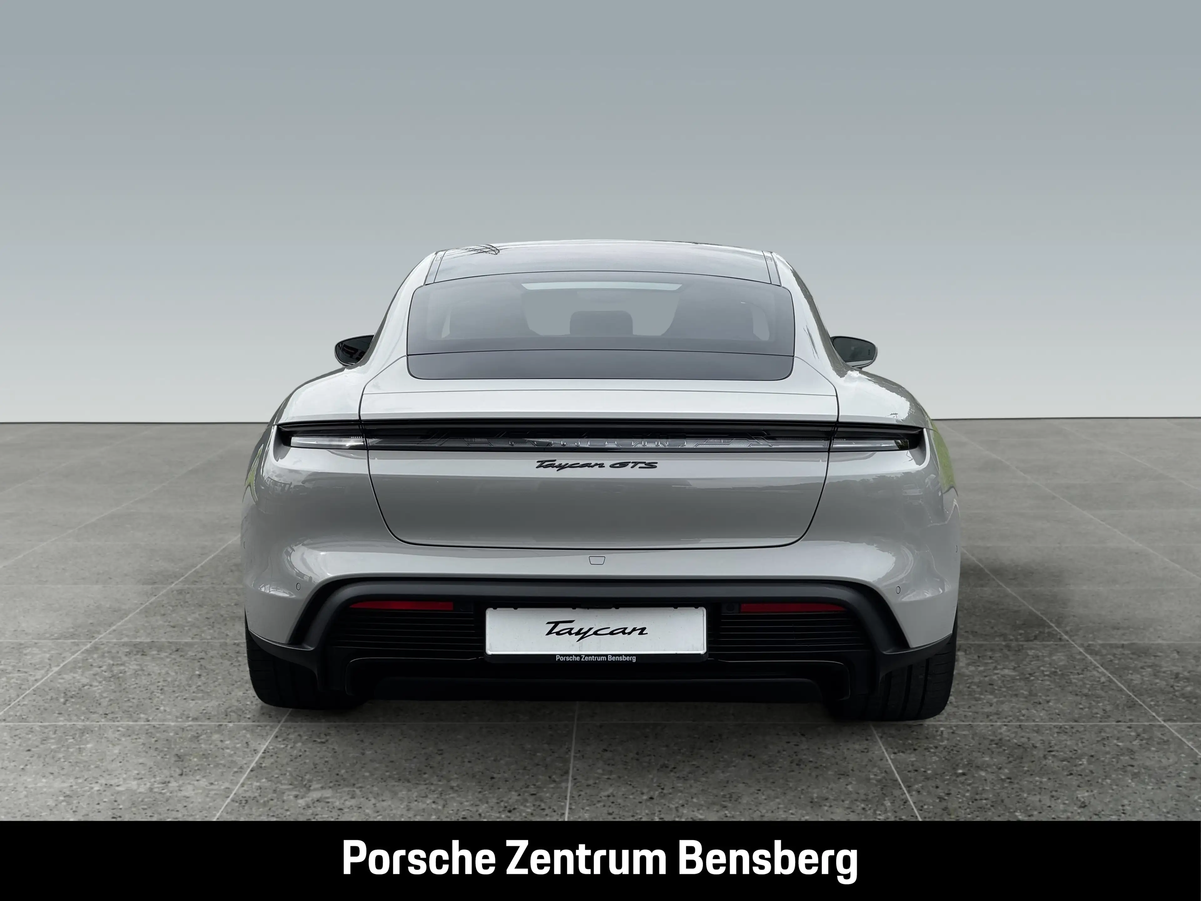 Porsche Taycan GTS — photo 8
