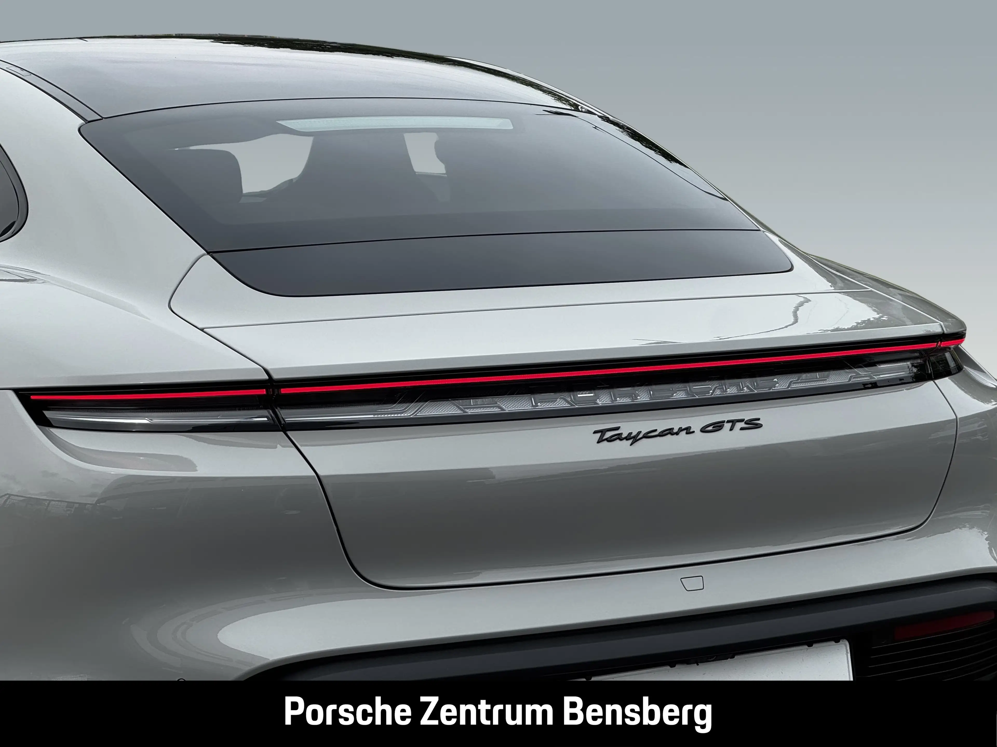 Porsche Taycan GTS — photo 10
