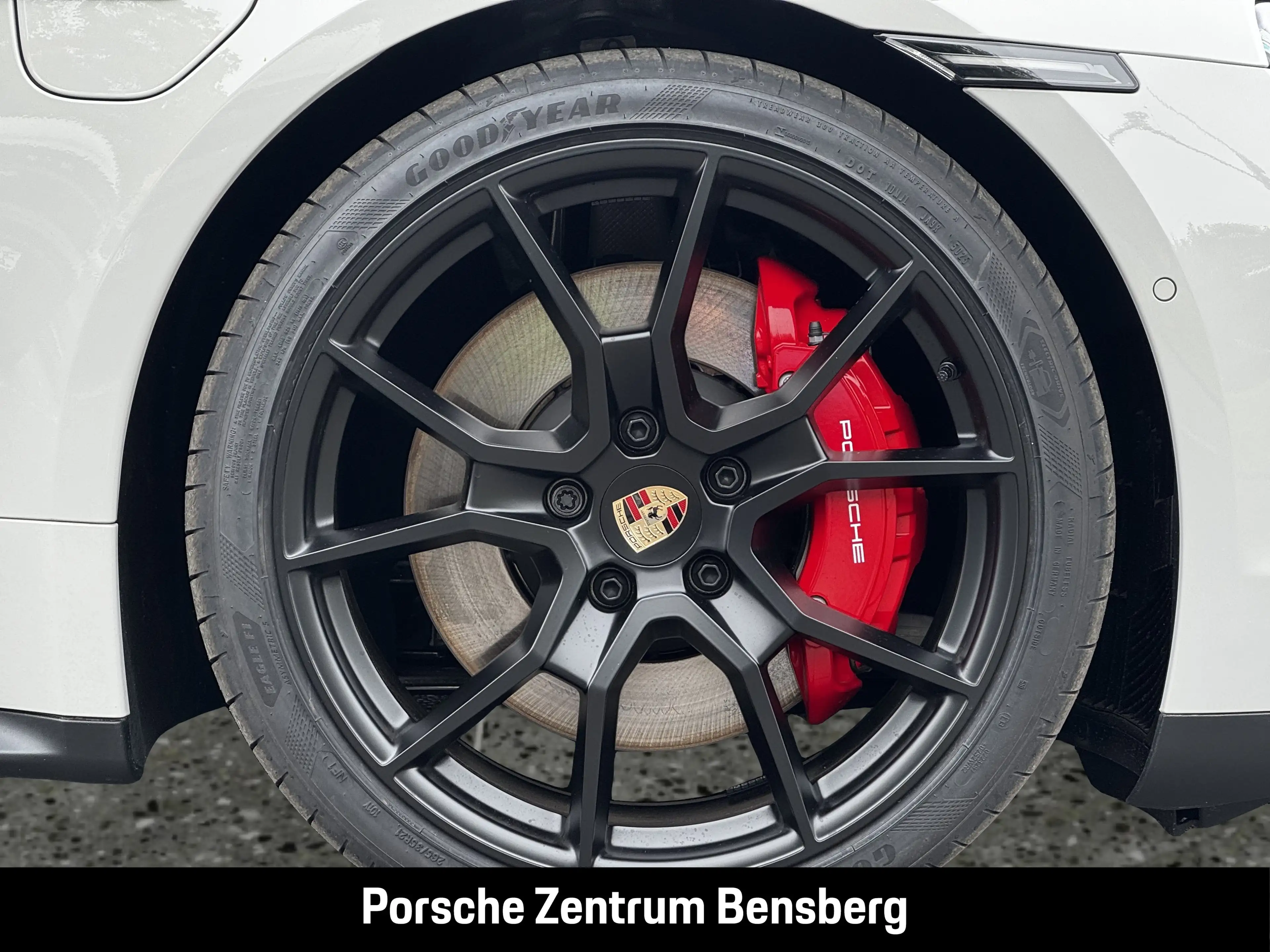 Porsche Taycan GTS — photo 13