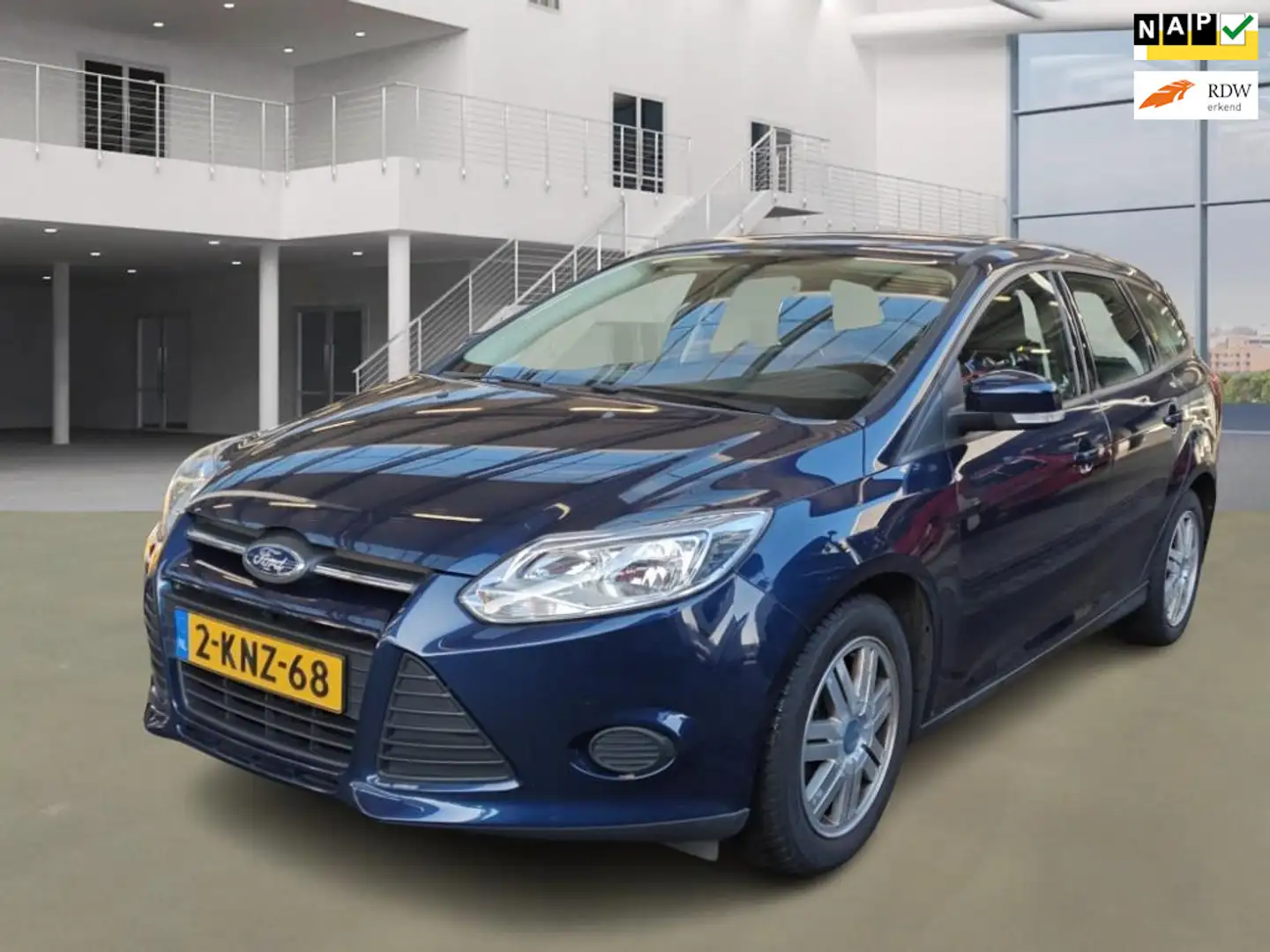 Ford Focus Wagon 1.0 EcoBoost Trend Blau - 1