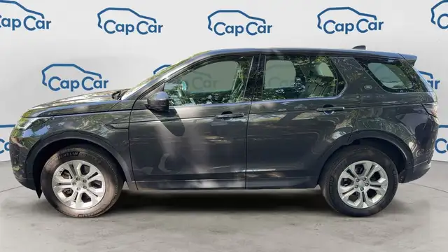 Land Rover Discovery Sport view 2