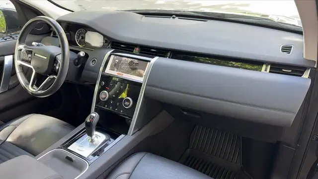 Land Rover Discovery Sport view 10