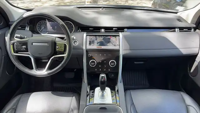 Land Rover Discovery Sport view 11